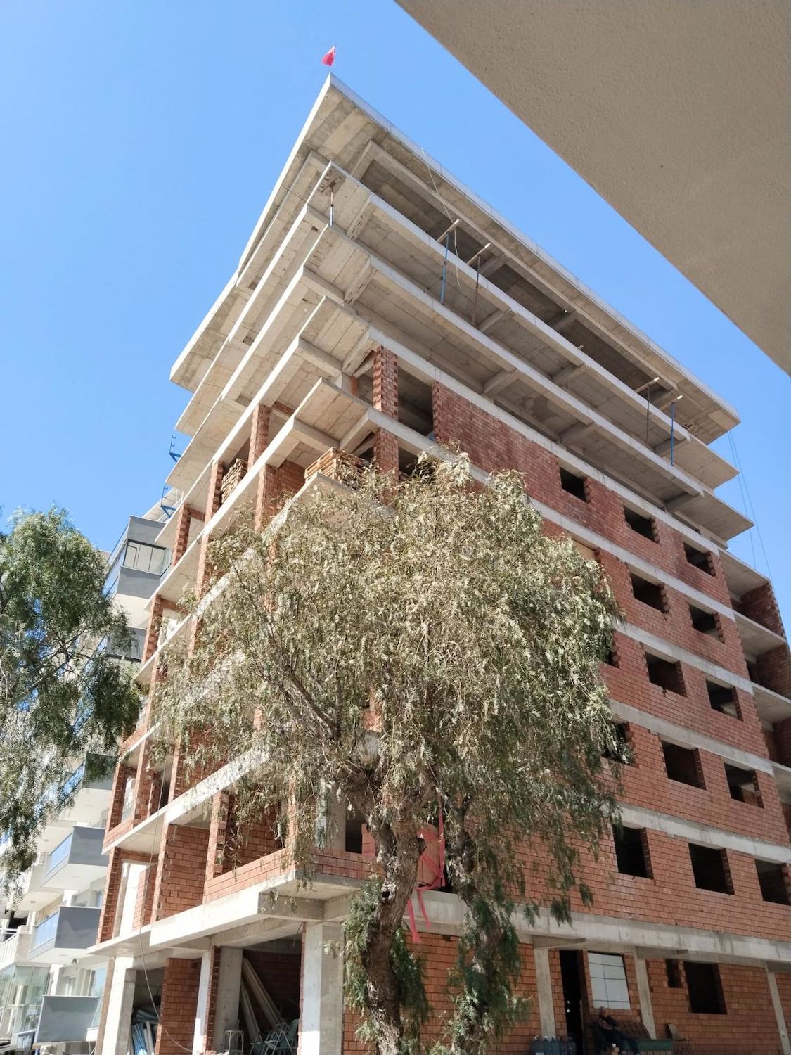 BOSTANLI YALI'DA DENİZ MANZARALI DAİRE