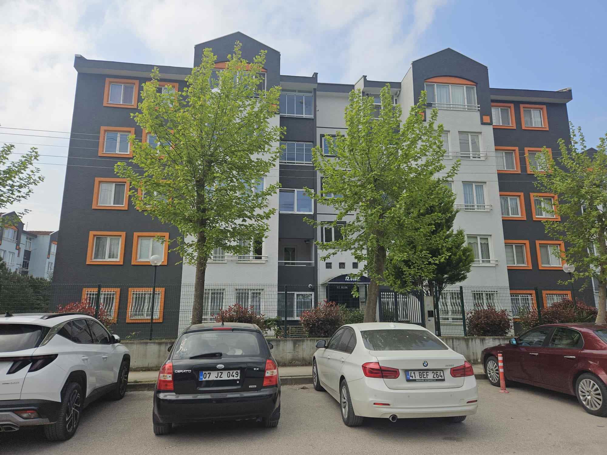 RE/MAX DREAM'DEN BARIŞKENT'TE SATILIK ARA KAT 3+1 DAIRE