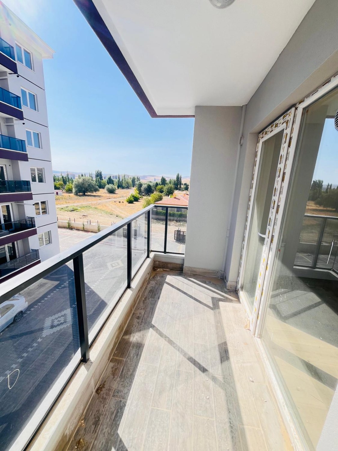 ESENBOĞA'DA EŞYALI HAVUZLU-SPOR SALONLU-SİTE İÇİ 1+1 LÜKS DAİRE