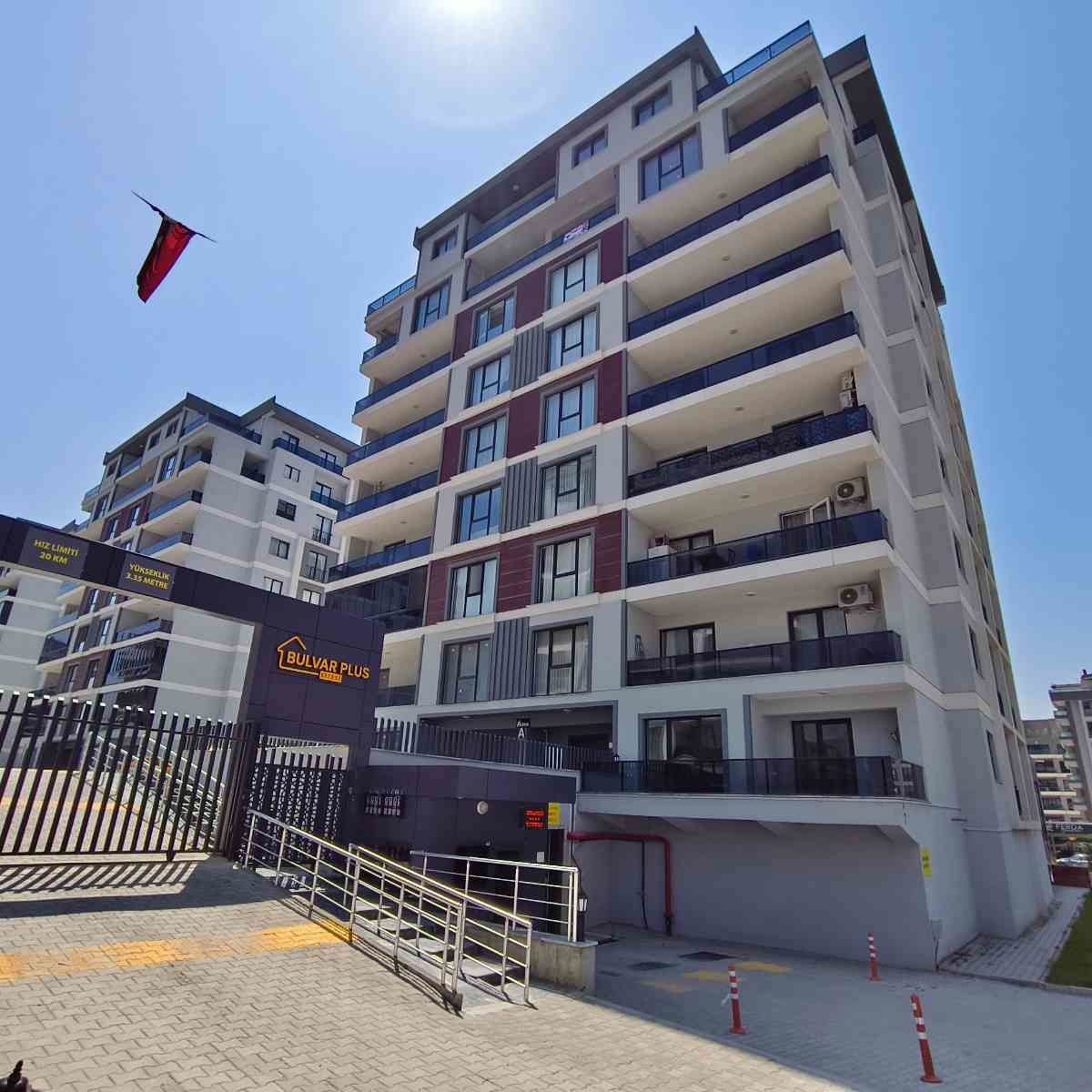 REMAX BEYAZ BALKAN NAİM SÜLEYMANOĞLU BULVARINDA KİRALIK 3+1 DUBLEKS DAİRE