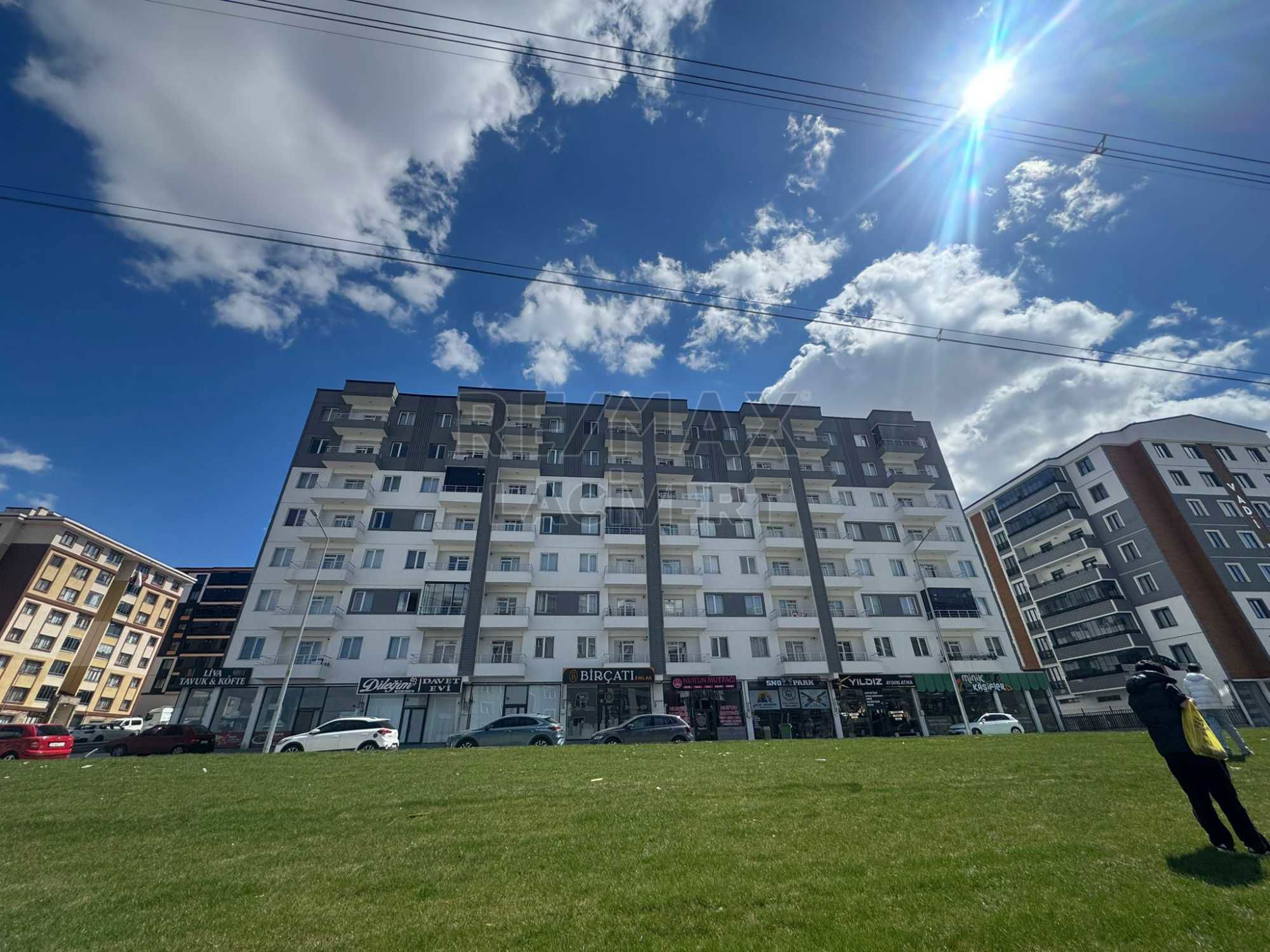 RE/MAX LACİVERT'TEN YILDIZKENT'TE KİRALIK 1+1 DAİRE