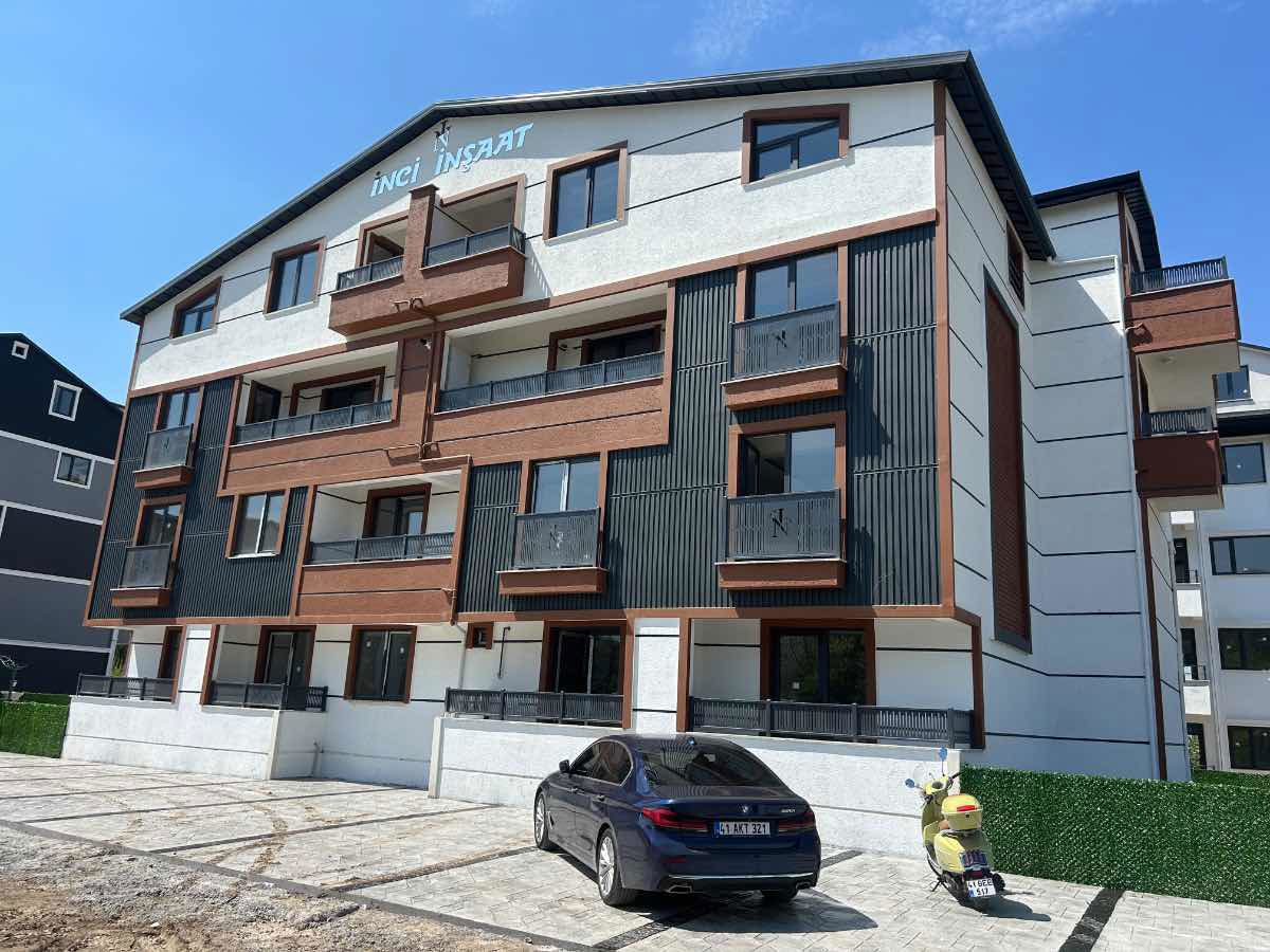 REMAX EXCLUSİVE | İHSANİYE MAHALLESİ'NDE GİRİŞ KAT 2+1 DAİRE
