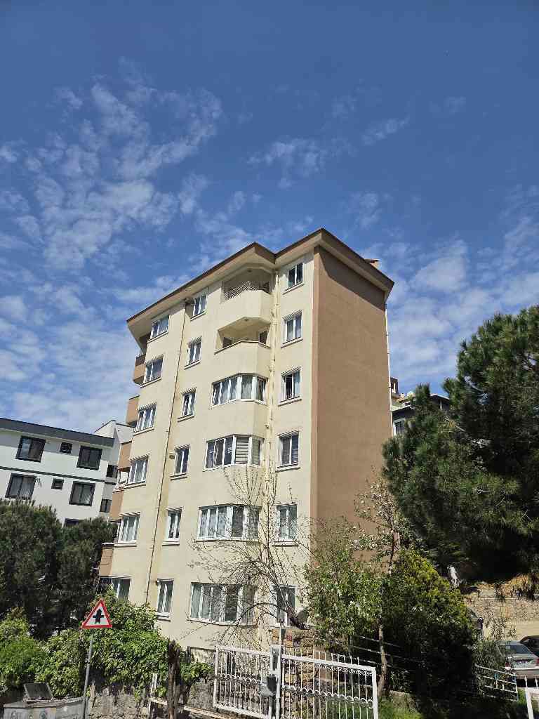KARTAL HÜRRİYET MAHALLESİ’NDE SİTE İÇİNDE GENİŞ 3+1 DAİRE!