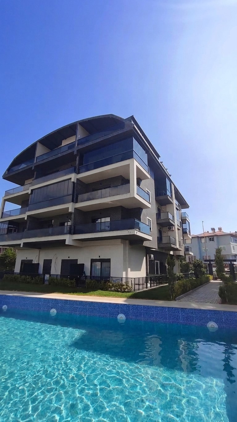 OBA'DA AILEYE UYGUN GENIŞ VE MODERN 2+1 DAIRE