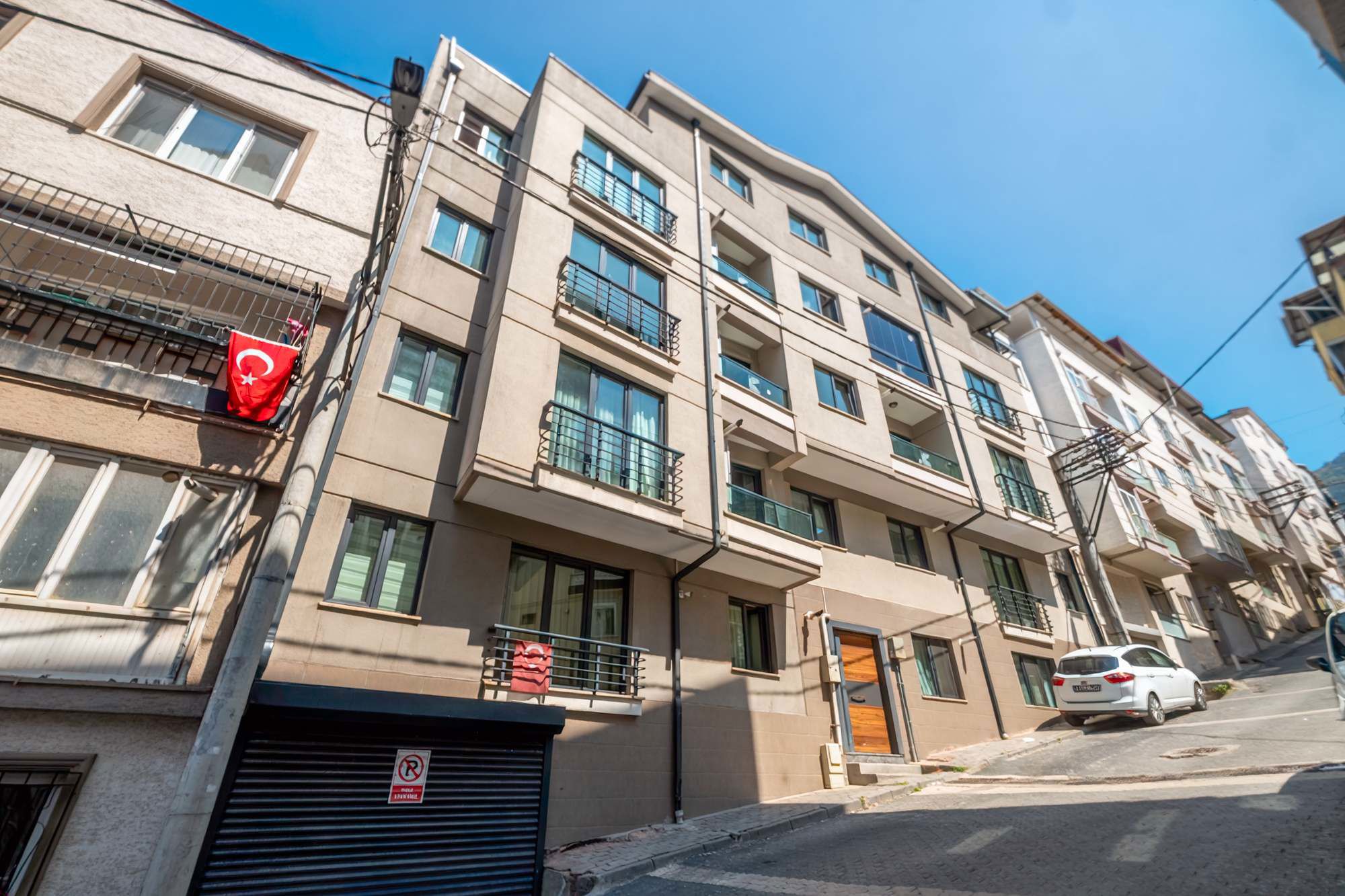 REMAX ADVANTAGEDEN MOLLAARAPTA OKULUN KARŞISINDA SATILIK 3+1 DAİRE