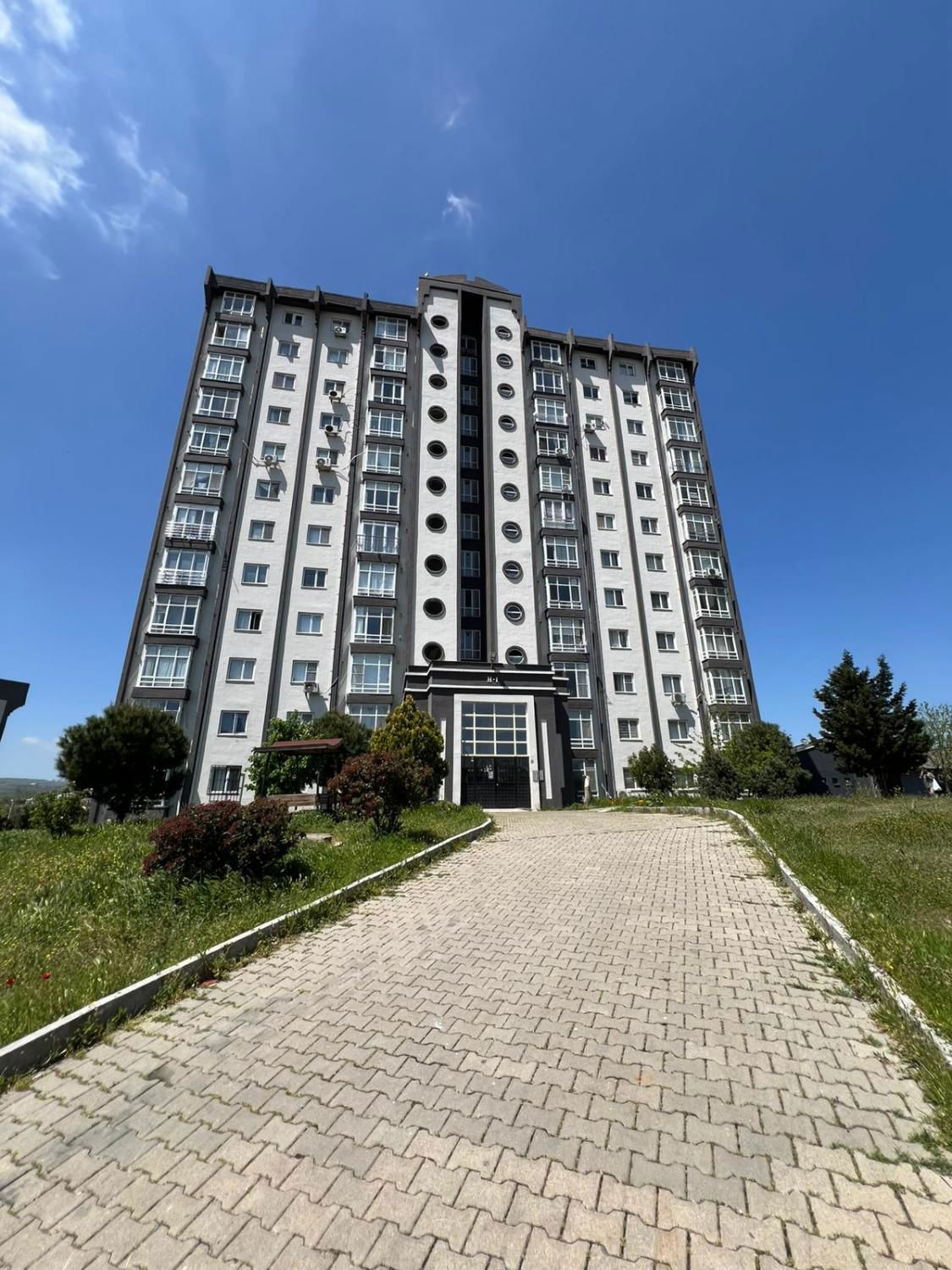 REMAX MİD TOKİ DE SATILIK 1+1 DAİRE