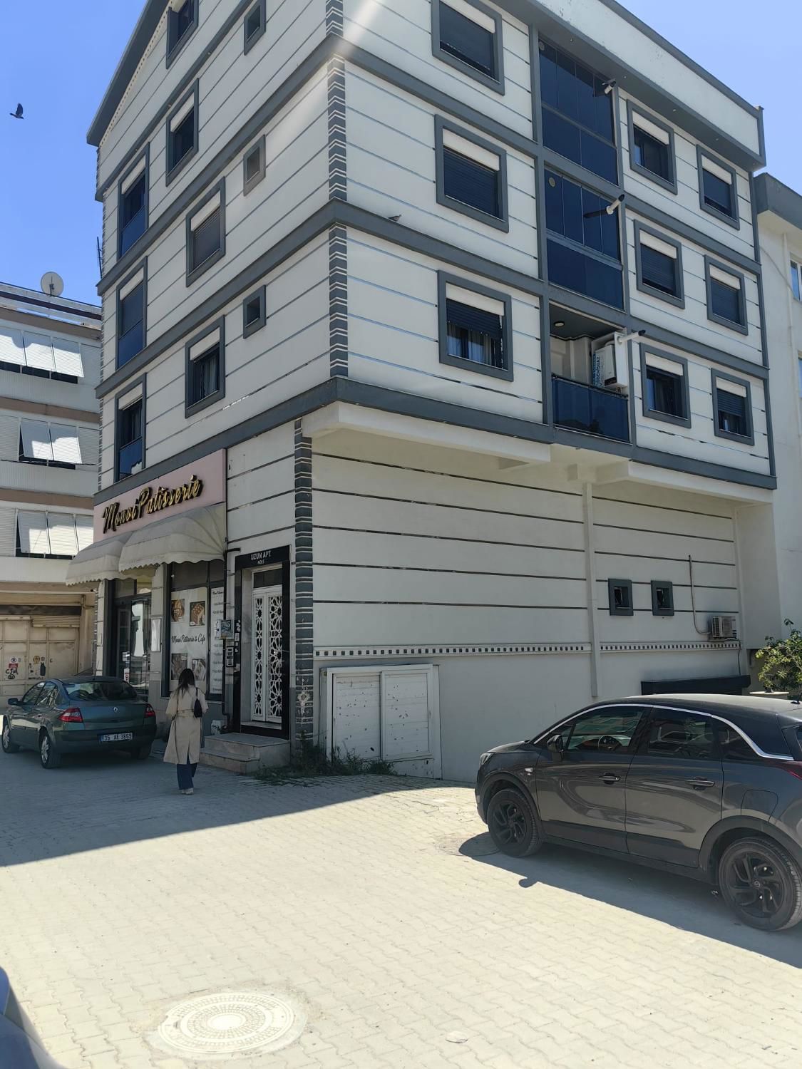 KARŞIYAKA ŞEMİKLER 2+1 1.KAT ASANSÖRLÜ KAPALI BALKON
