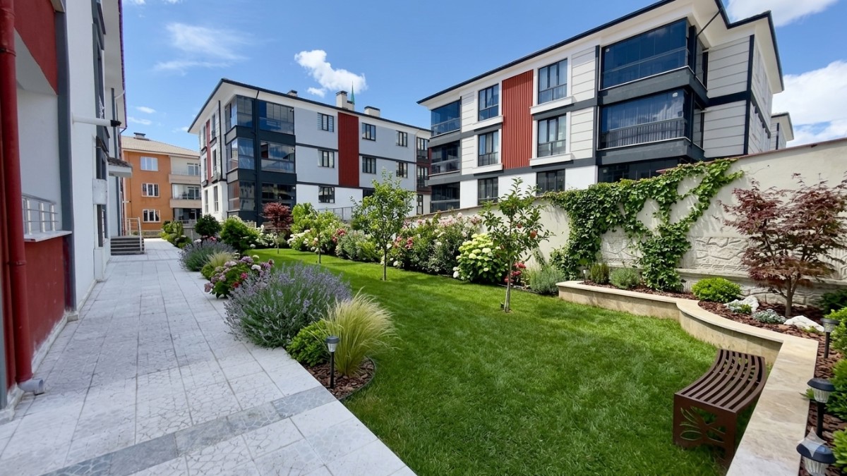 REMAX DEM'DEN ERZİNCAN MERKEZDE SATILIK LÜKS 3+1 DAİRE