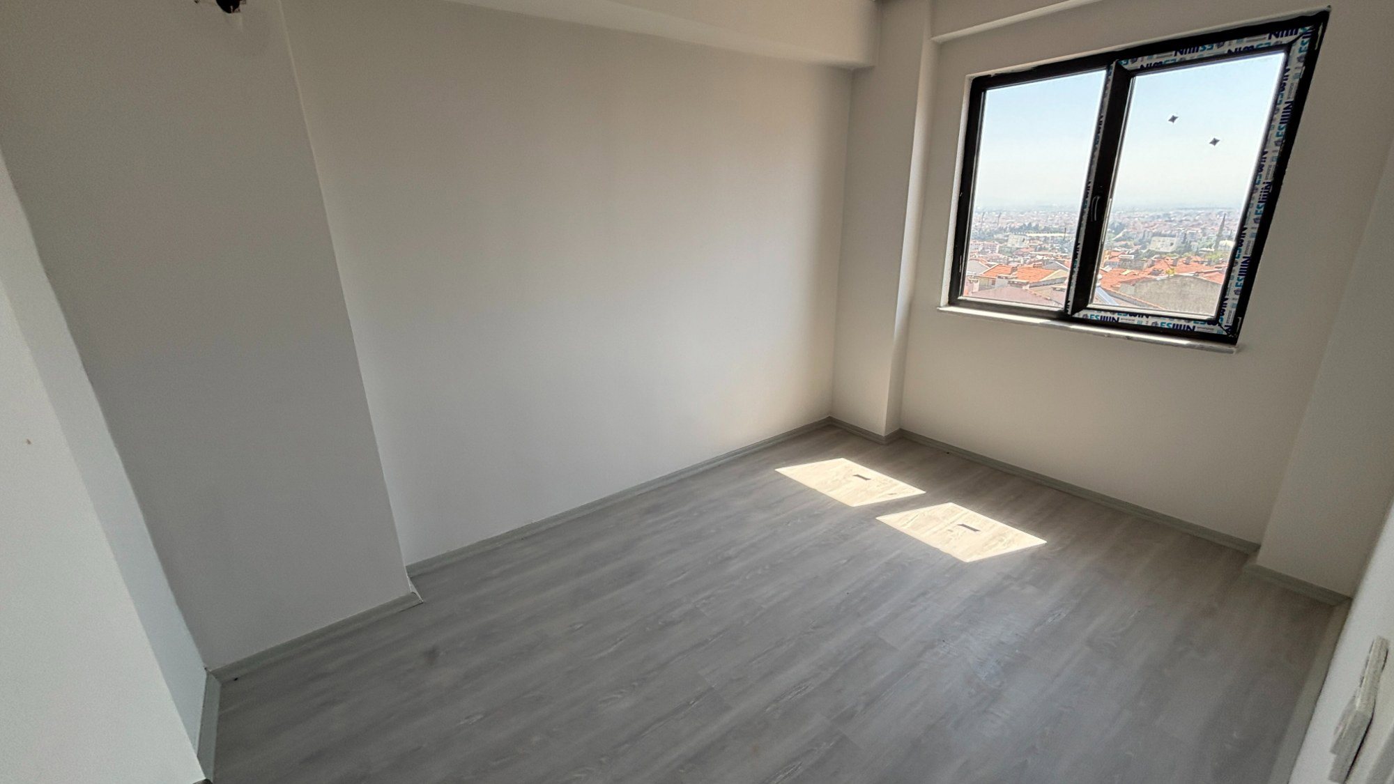 REMAX MID'DEN  GENIŞ 1+1 SATILIK DAİRE