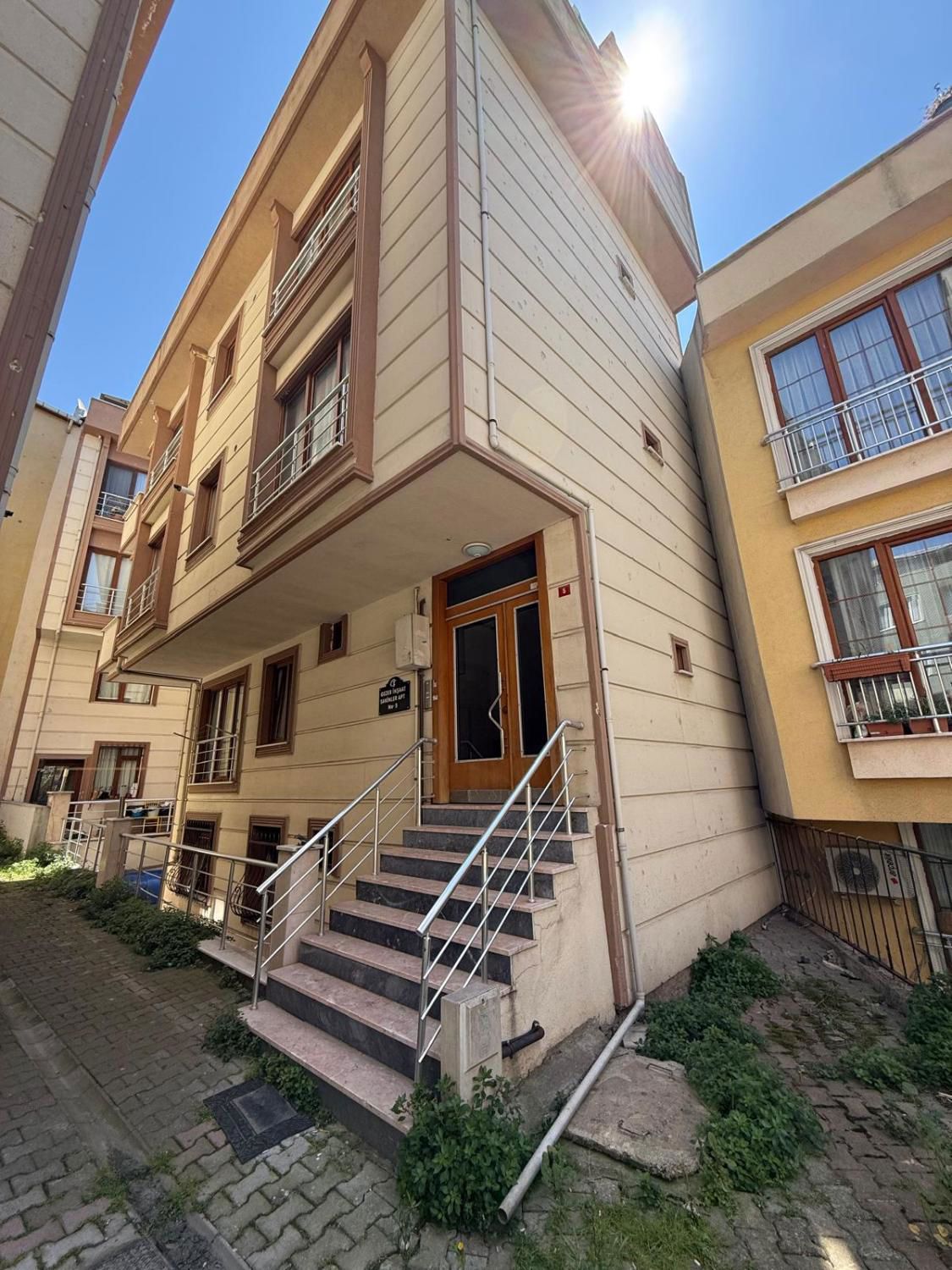 ATAŞEHİR ÖRNEK MAHALLESİNDE YATIRIMLIK 1+1 DAİRE