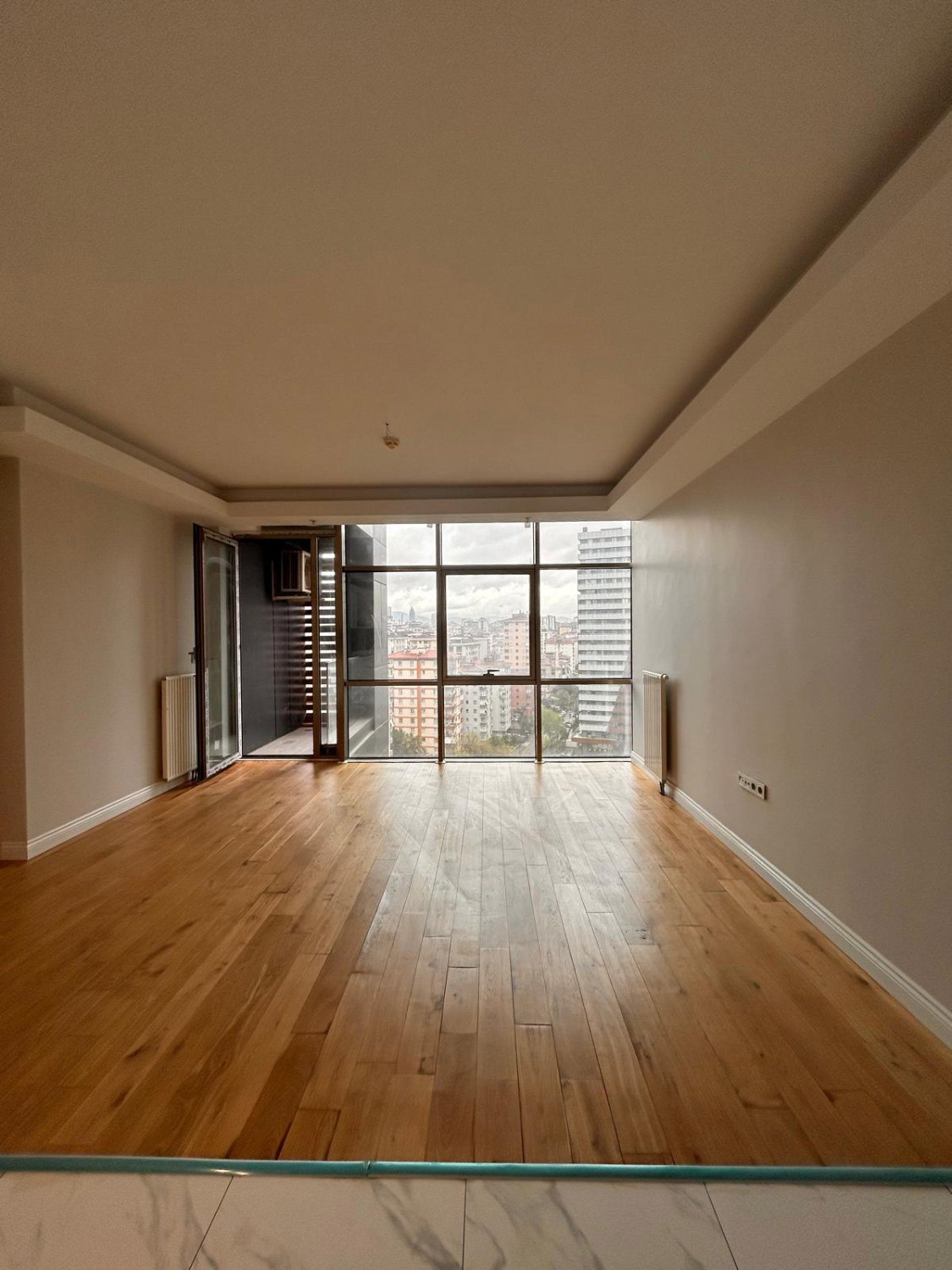 1071 KADIKÖY'DE  ÇİFT BALKONLU, 13. KAT  3+1  KİRALIK DAİRE