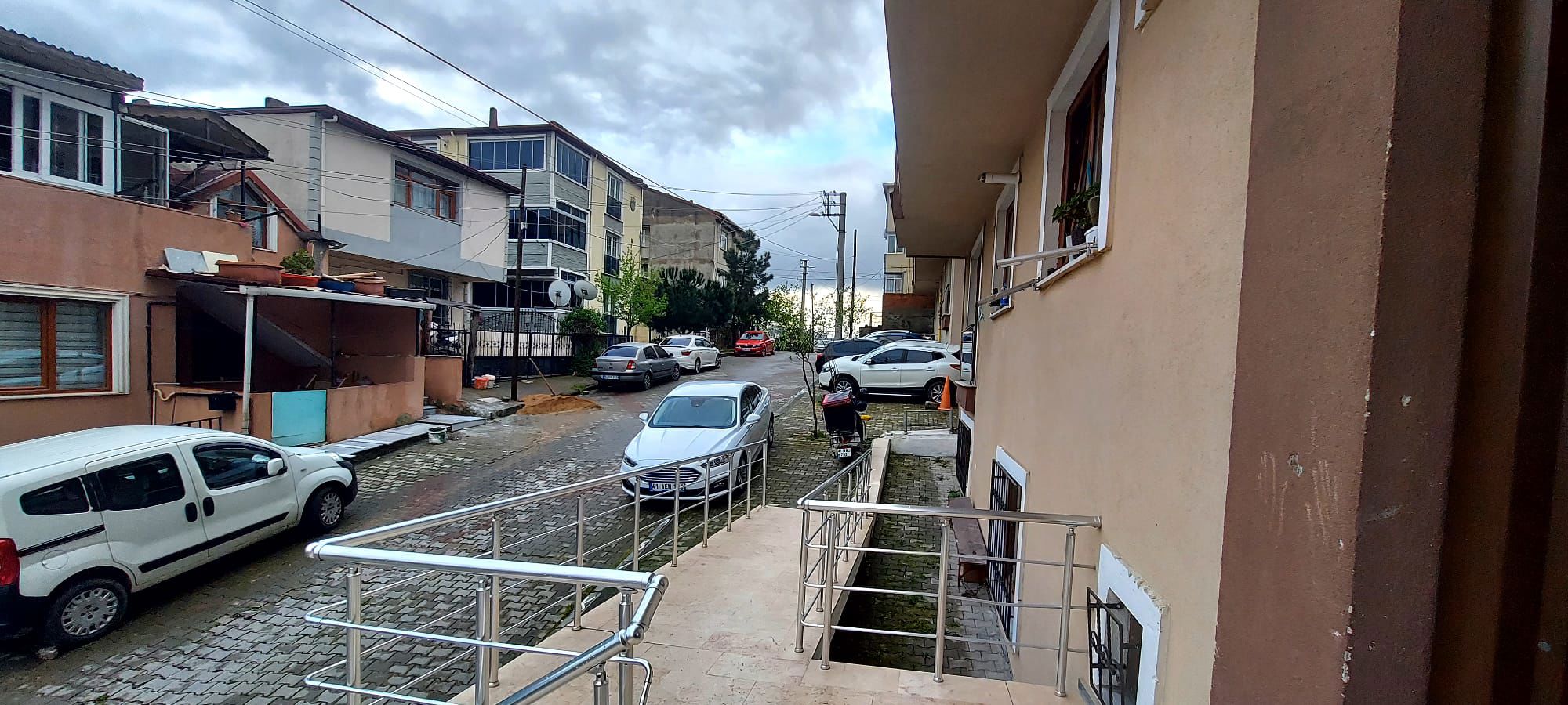 KOCAELİ ÇAYIROVA İNÖNÜ MAH. 104 SOKAK 2+1 KİRALIK SIFIR DAİRE