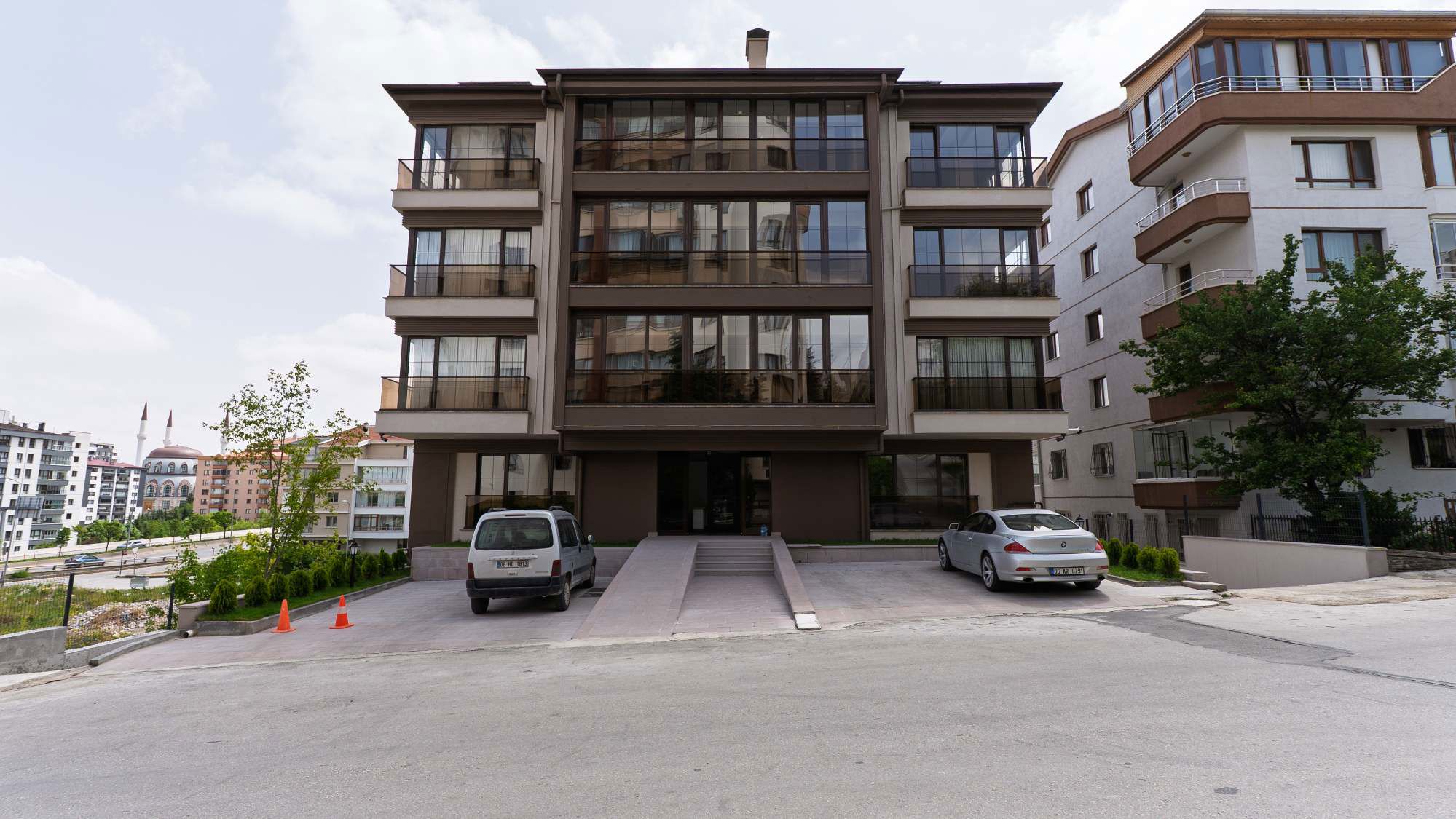 ORİON FLATS ZEMIN KAT KONUMUNDA SIFIR MOBİLYALI 1+1 DAİRE