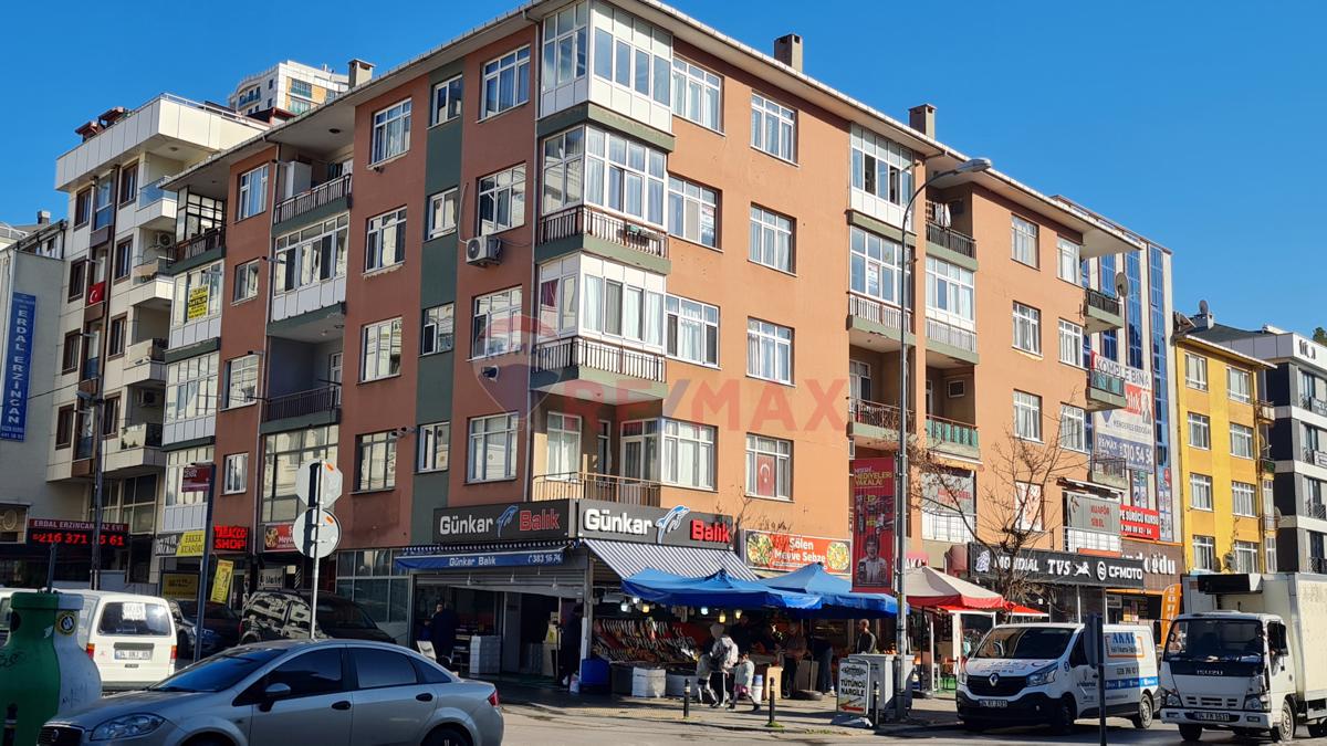 MALTEPE CEVİZLİ BAĞDAT CADDE ÜZERİ MARMARAY YAKINI SATILIK ARAKAT DAİRE