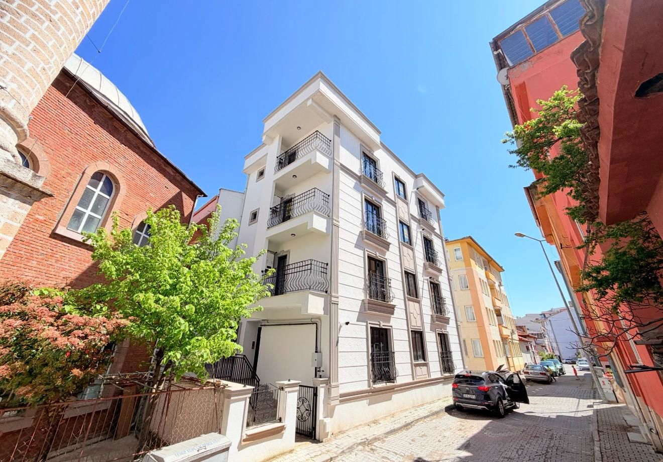 RE/MAX YAZ'DAN MERKEZİ KONUM AYGÖREN MAH'DE 2+1 SIFIR SATILIK DAIRE