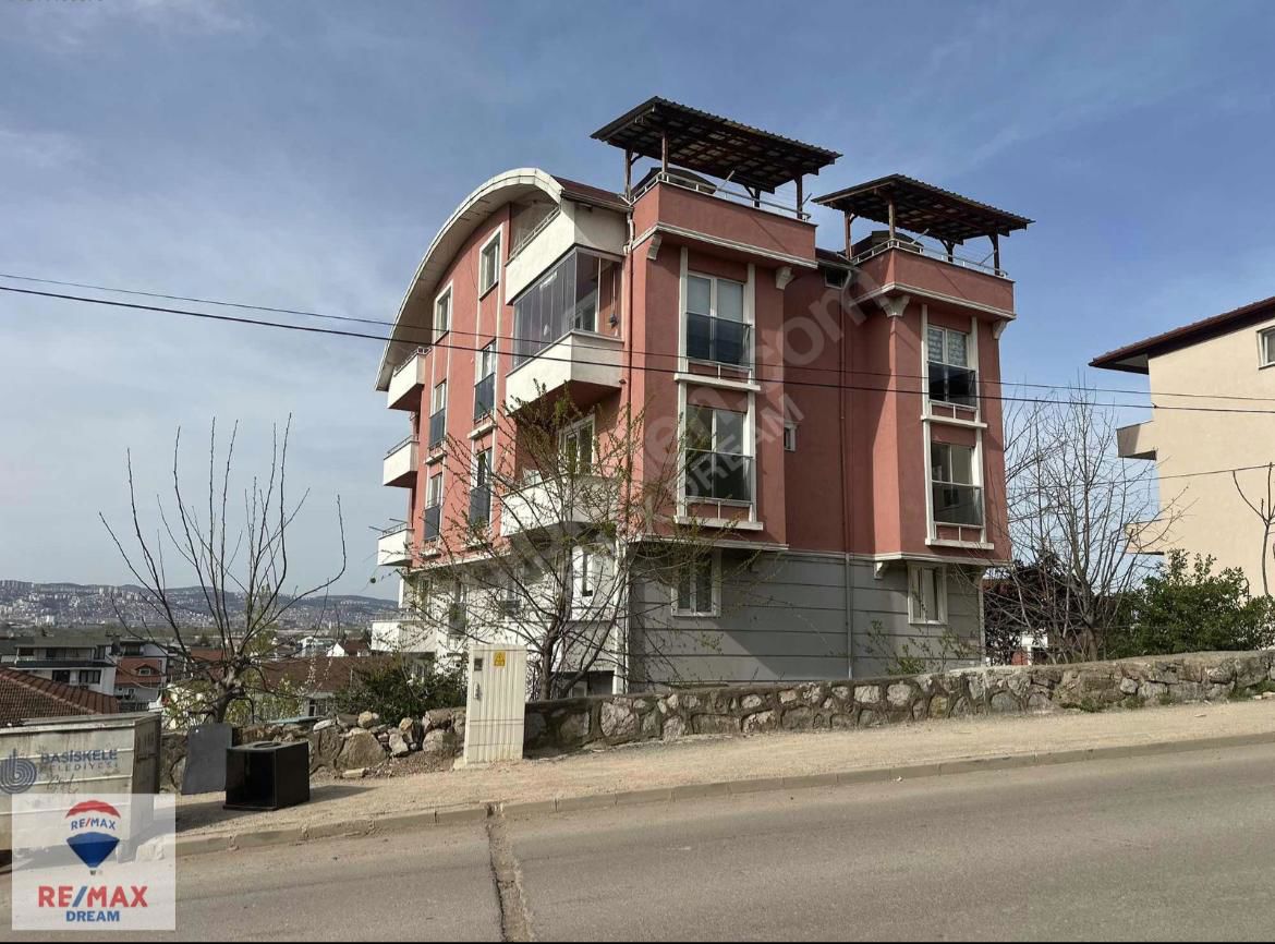 REMAX 'DEN YEŞİLYURT MAH SINIRSINIZ KREDİ İLE SATILIK DAİRE 3+1 ÇATI DUBLEKS