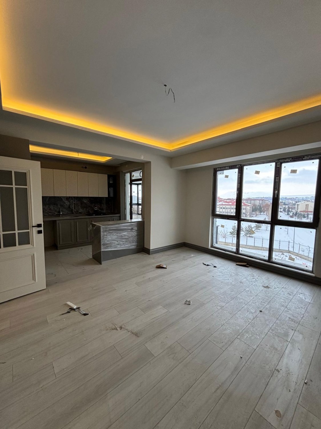 REMAX ARTIS'DEN MASAL SUIT'TE SATILIK 2+1 DAIRE