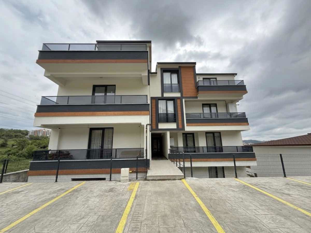 KOCAELI İZMIT ÇAYIRKÖY SATILIK 4+1 DAIRE