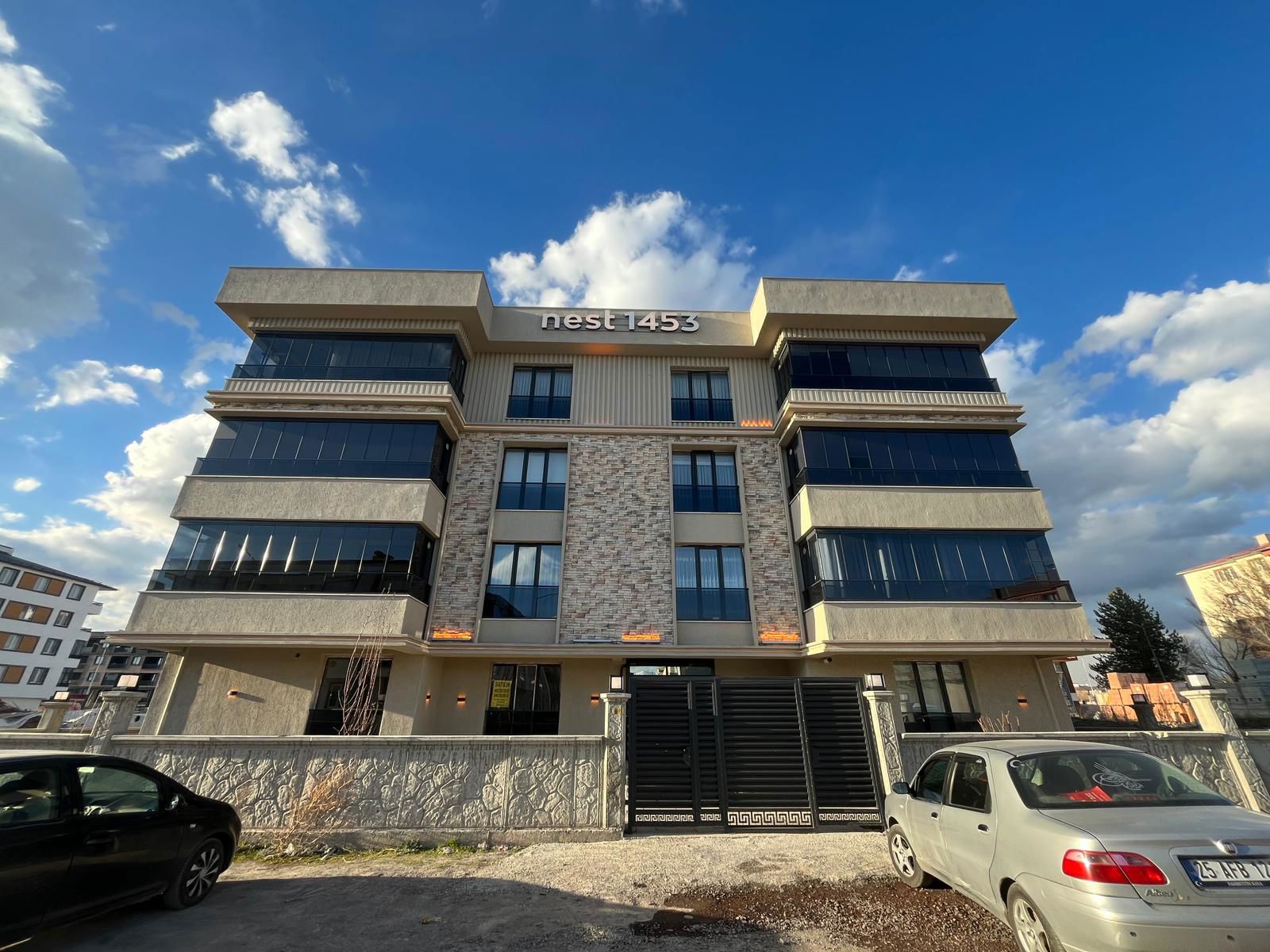 REMAX ARTIS'DEN NEST 1453'TEN SATILIK 2+1 DAIRE