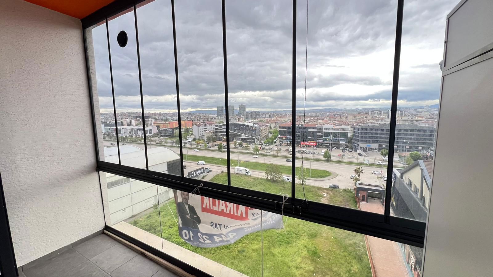 RE/MAX ADVANTAGE'DEN CENGİZHAN  REZİDANS'TA ARAKAT MANZARALI KİRALIK DAİRE