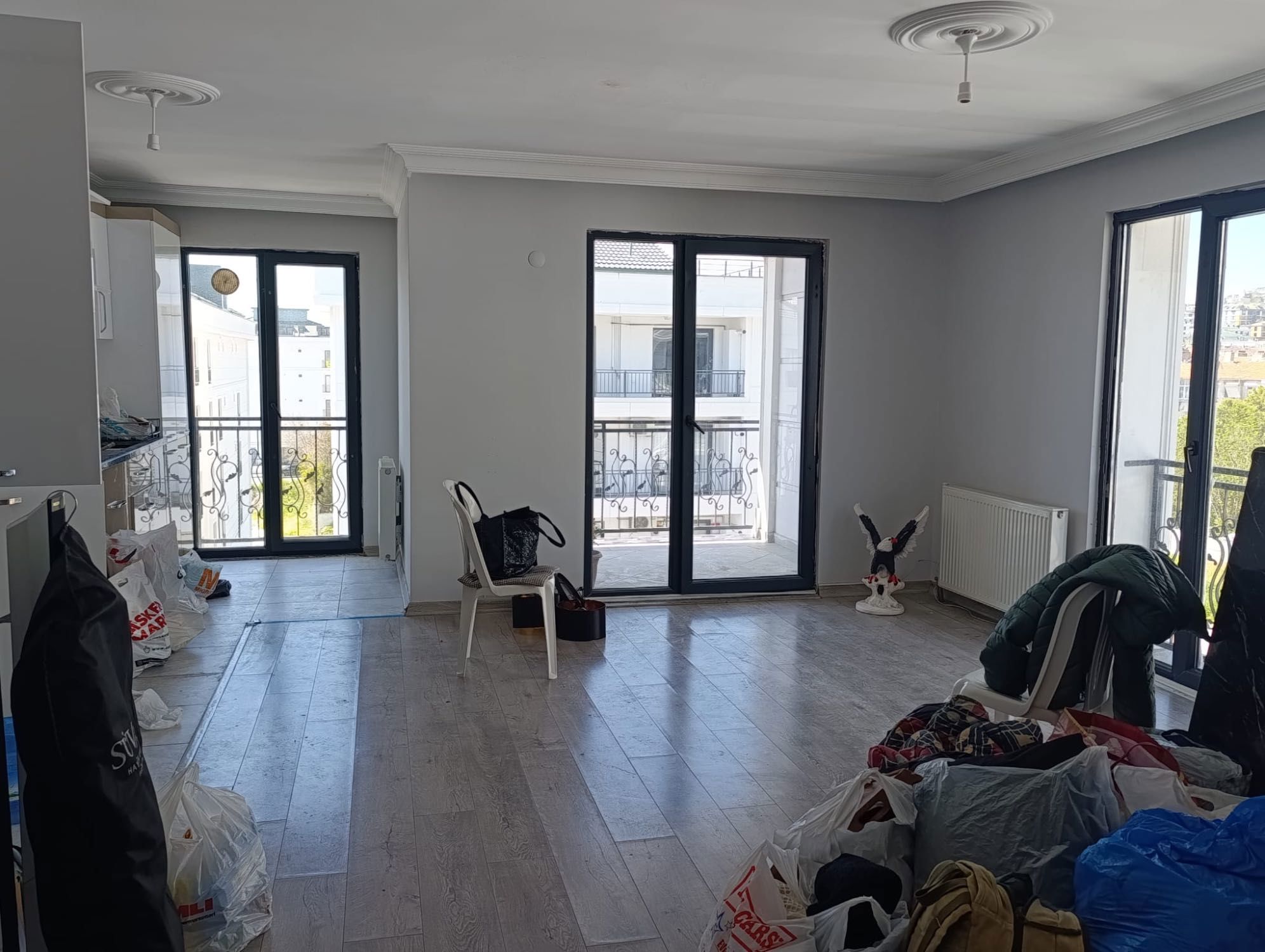 BÜYÜKÇEKMECE SAHİL HATTINDA TERASLI 3+1 SATILIK DAİRE