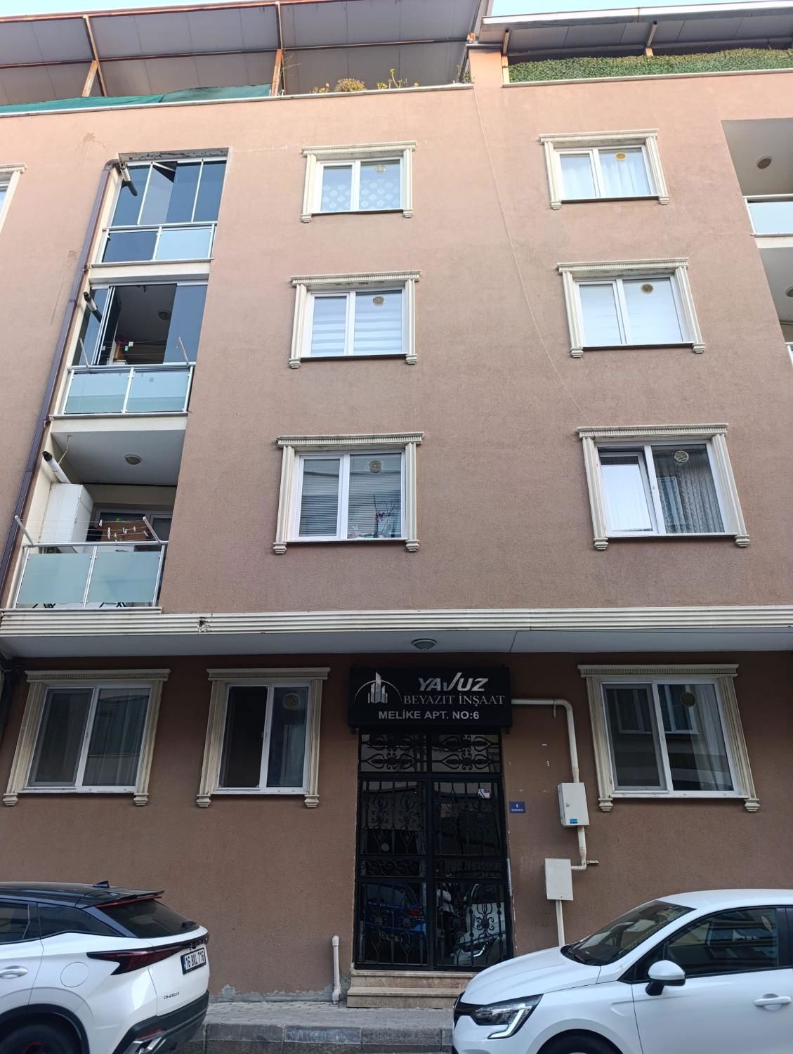 REMAX ADVANTAGE'DAN MERKEZİ KONUMDA 4+1 SATILIK DAİRE