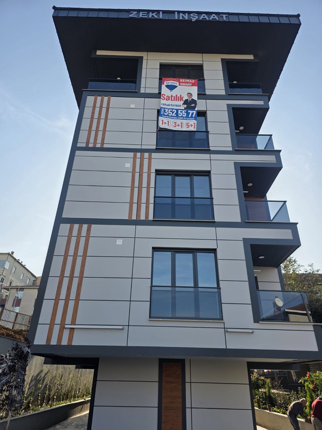 ÜSKÜDAR BURHANIYE'DE SIFIR BINADA 3+1  BRÜT 127 M² OTOPARKLI