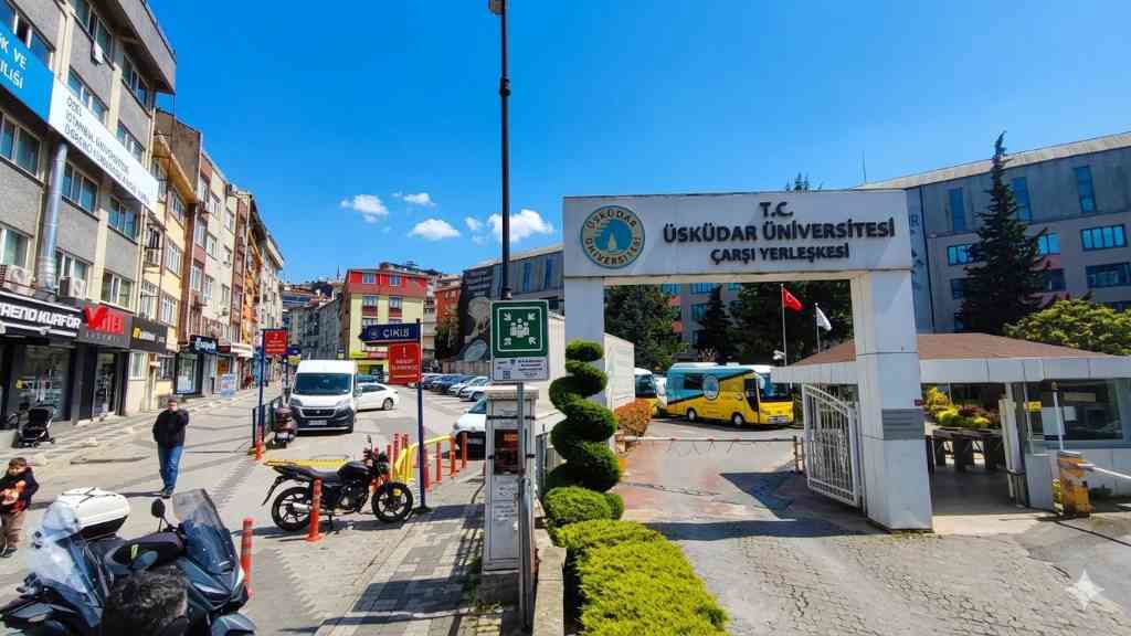 YASİN KURTULUŞ *ÜSKÜDAR ÜNİVERSİTESİ SOKAĞINDA ARA KAT 3+1 KİRALIK DAİRE