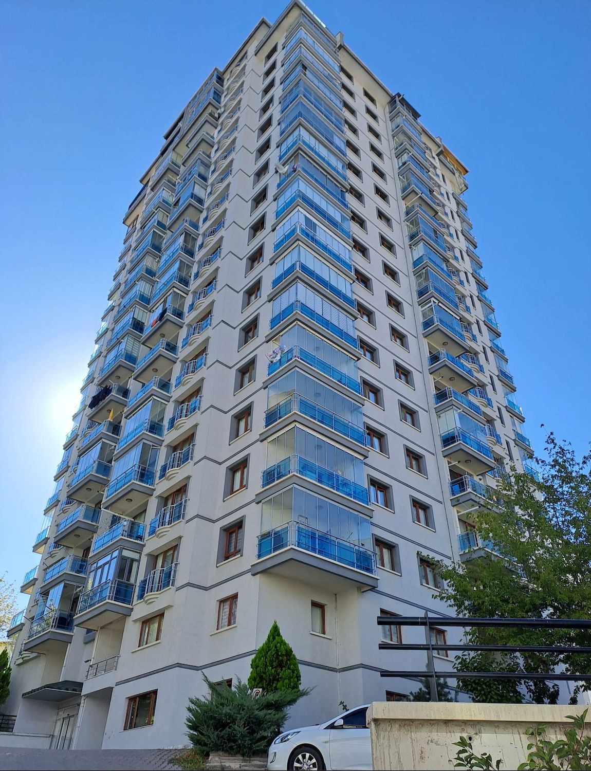 PAMUKLARDA SİTE İÇİNDE 3+1 SATILIK DAİRE