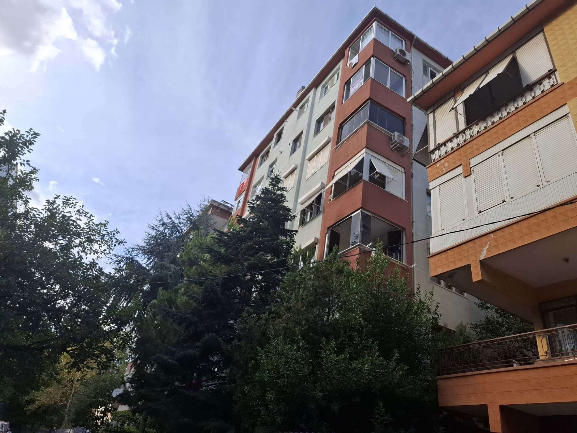 MALTEPE BAĞLARBAŞI İNÖNÜ CADDESİNDE KİRALIK ARAKAT 3+1 DAİRE