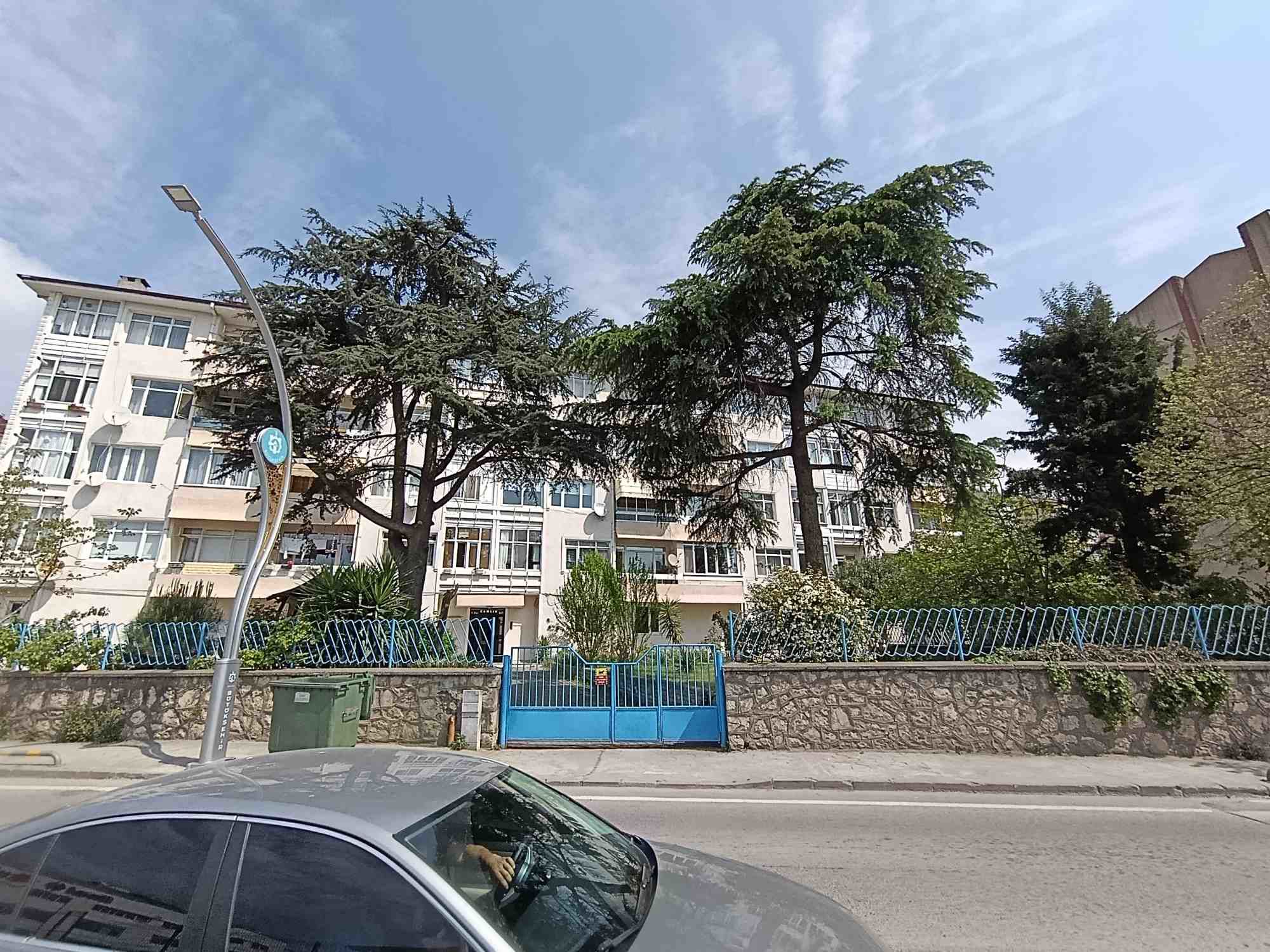 İZMIT YENI MAHALLE İNKILAP CADDESI’NDE SATILIK 3+1 DENIZ MANZARALI DAIRE