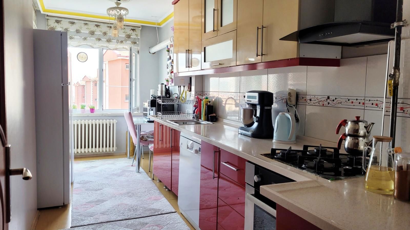 MERKEZİ LOKASYONDA SİTE İÇERİSİNDE SATILIK 3+1 BAKIMLI DAİRE