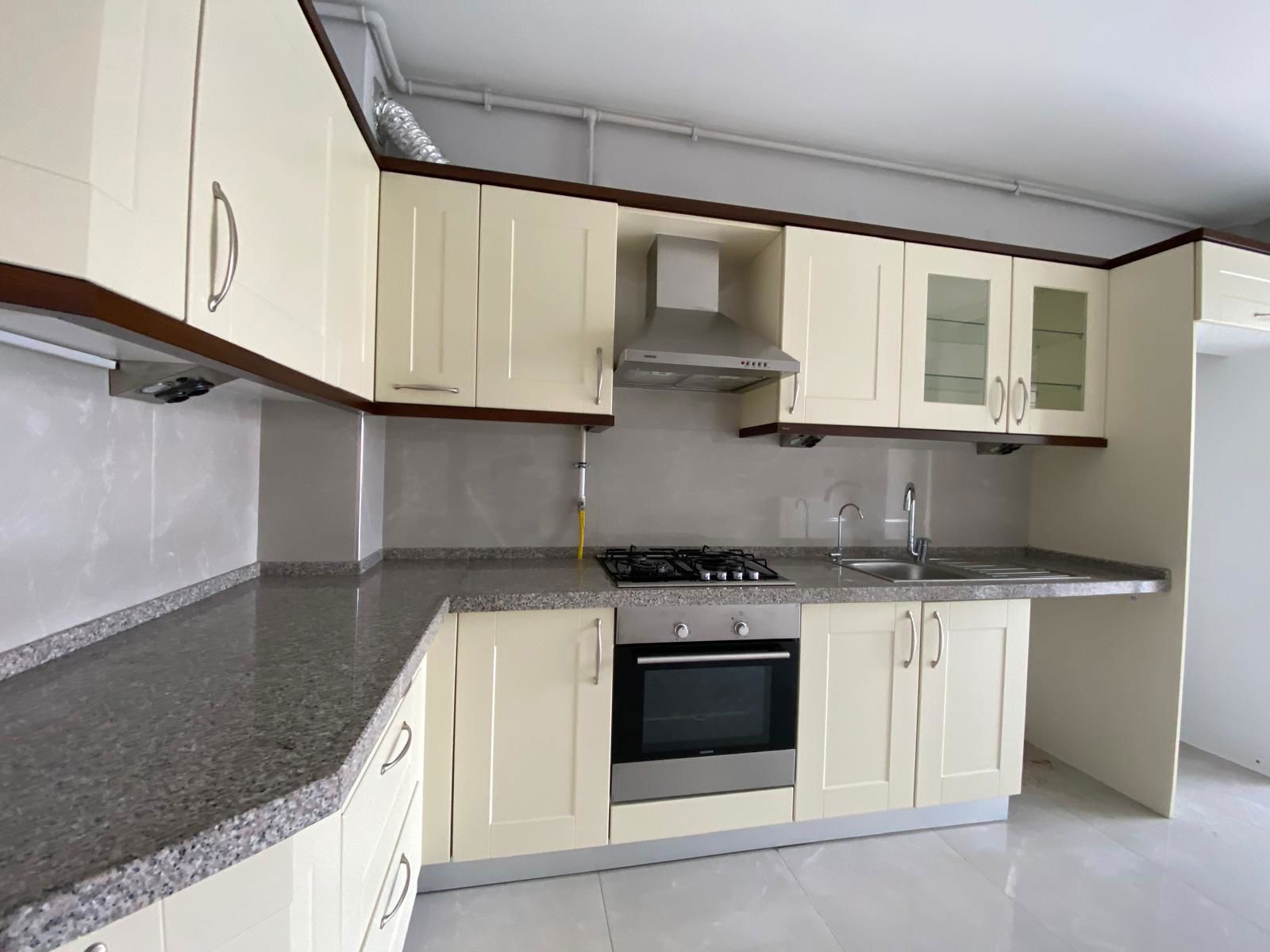 BATIKENT LİMAN CD.ÜZERİNDE KİRALIK 3+1 BAKIMLI TEMİZ DAİRE