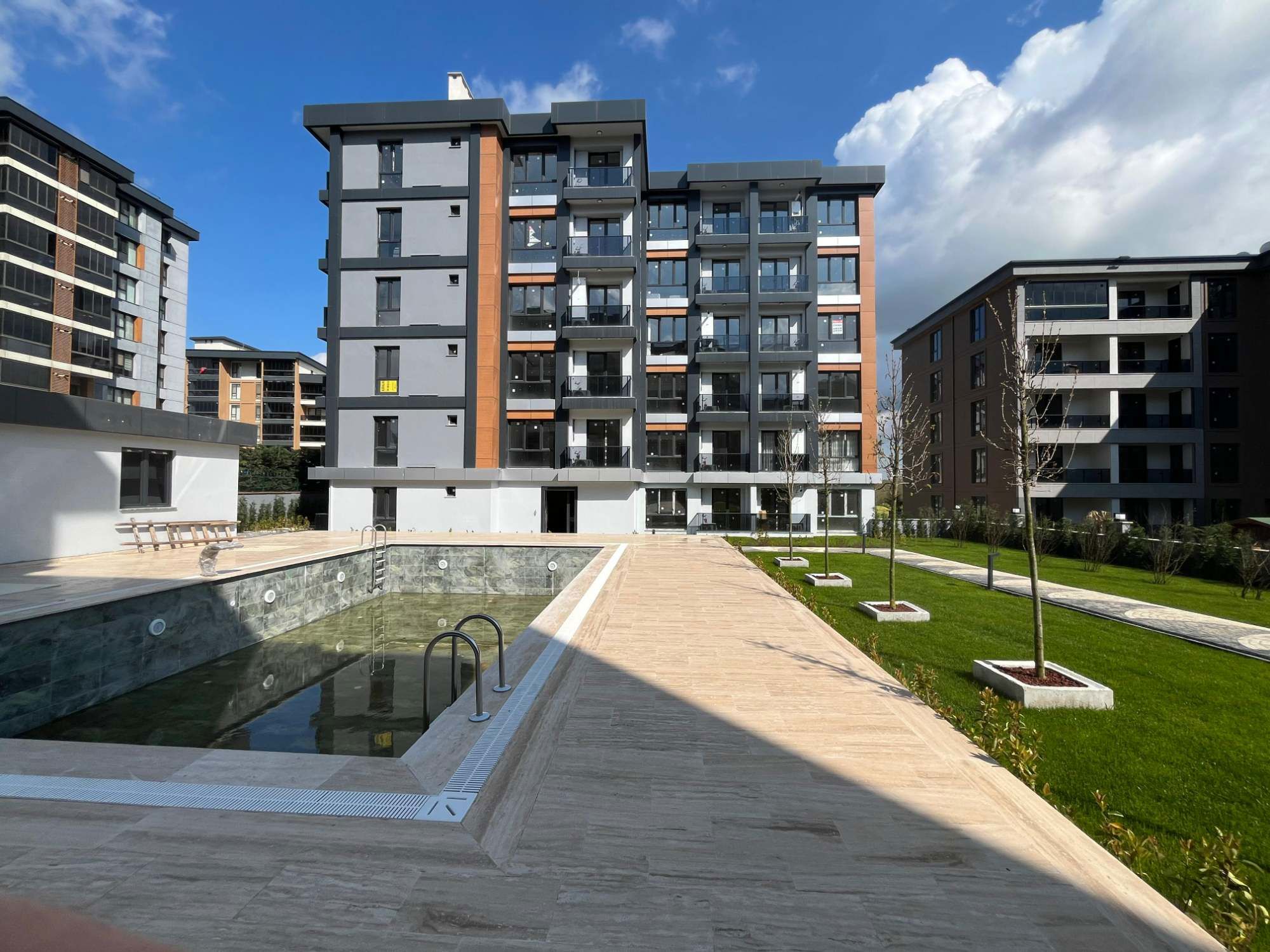 REMAX LAND' DEN TEPE'DE 1+1 KİRALIK DAİRE