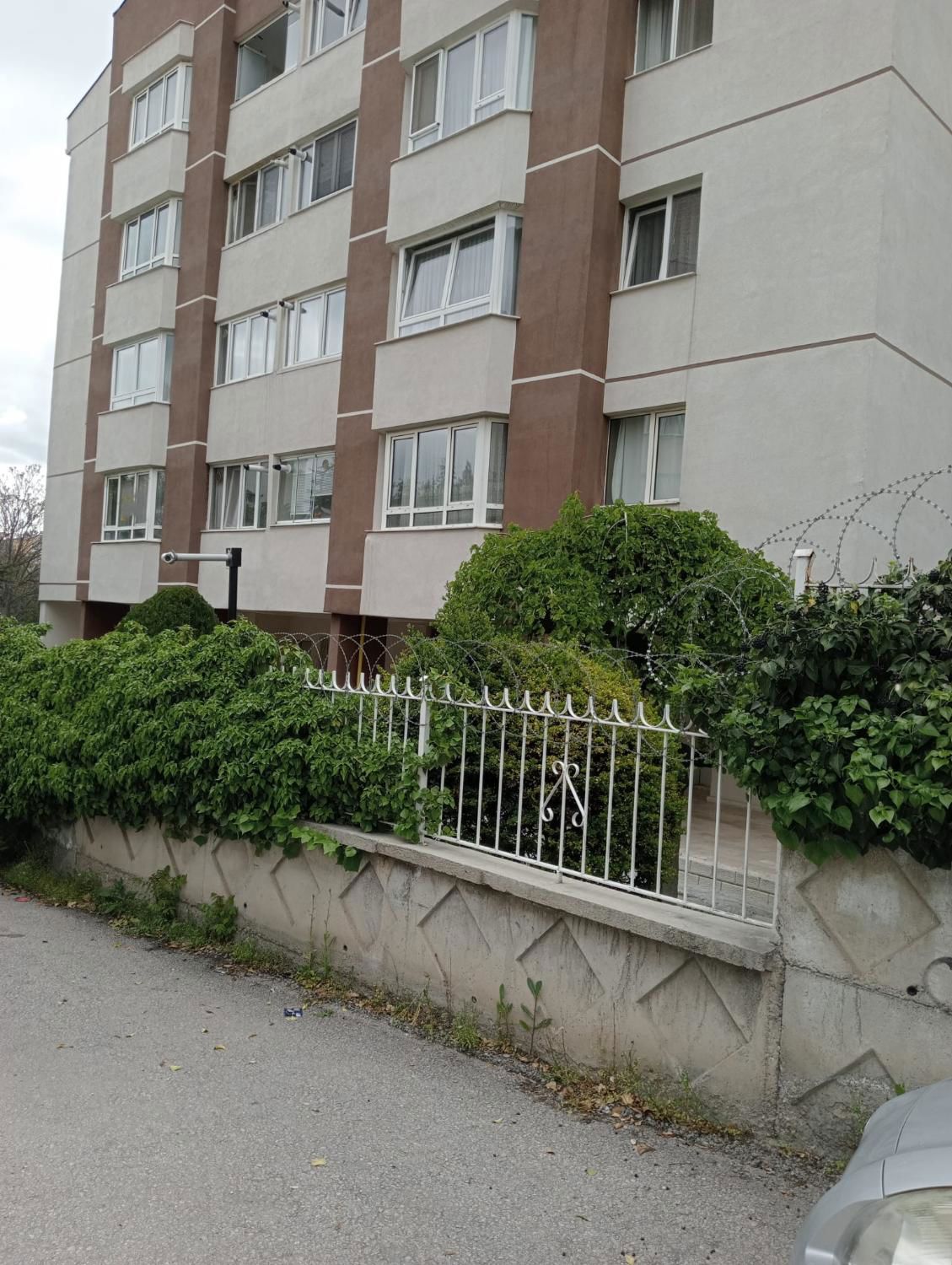 MERKEZI KONUMDA YENILENMIŞ 3+1 DAIRE: BATI ADLIYESI YAKINI