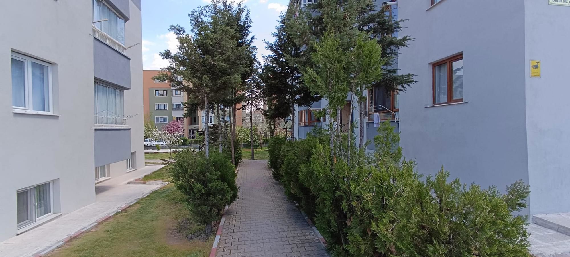 HASTANE VE METRO YAKINI KİRALIK 3+1 DAİRE