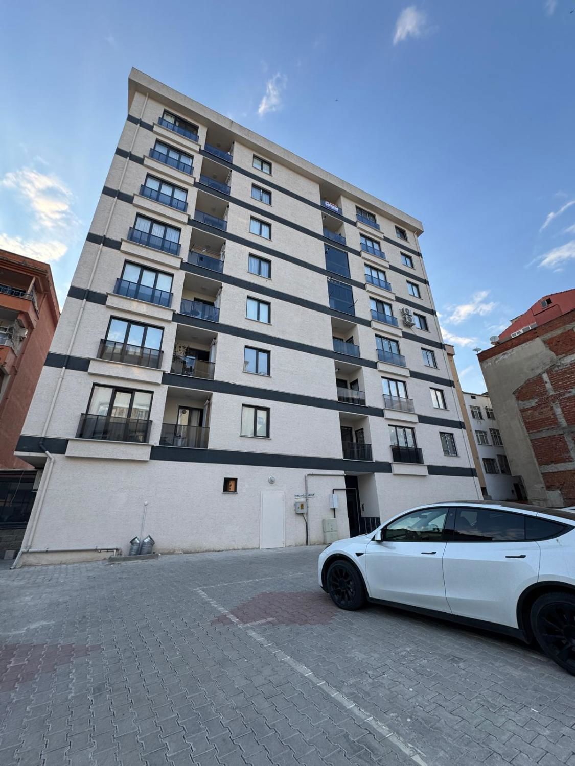 PENDIK KAYNARCA SATILIK 3+1 DAIRE