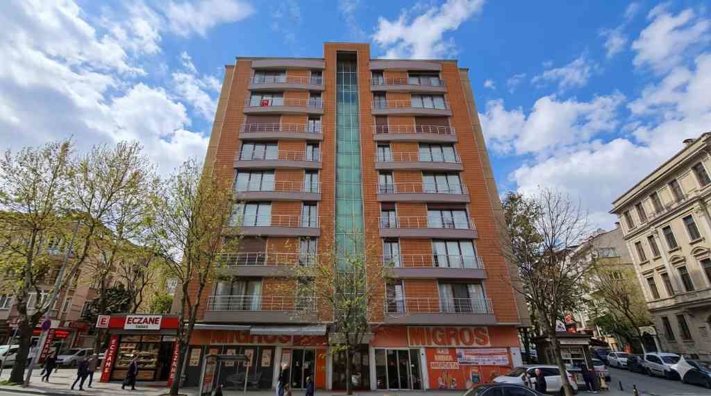 ATAŞEHİR İÇERENKÖY CADDE ÜSTÜNDE GENİŞ 3+1