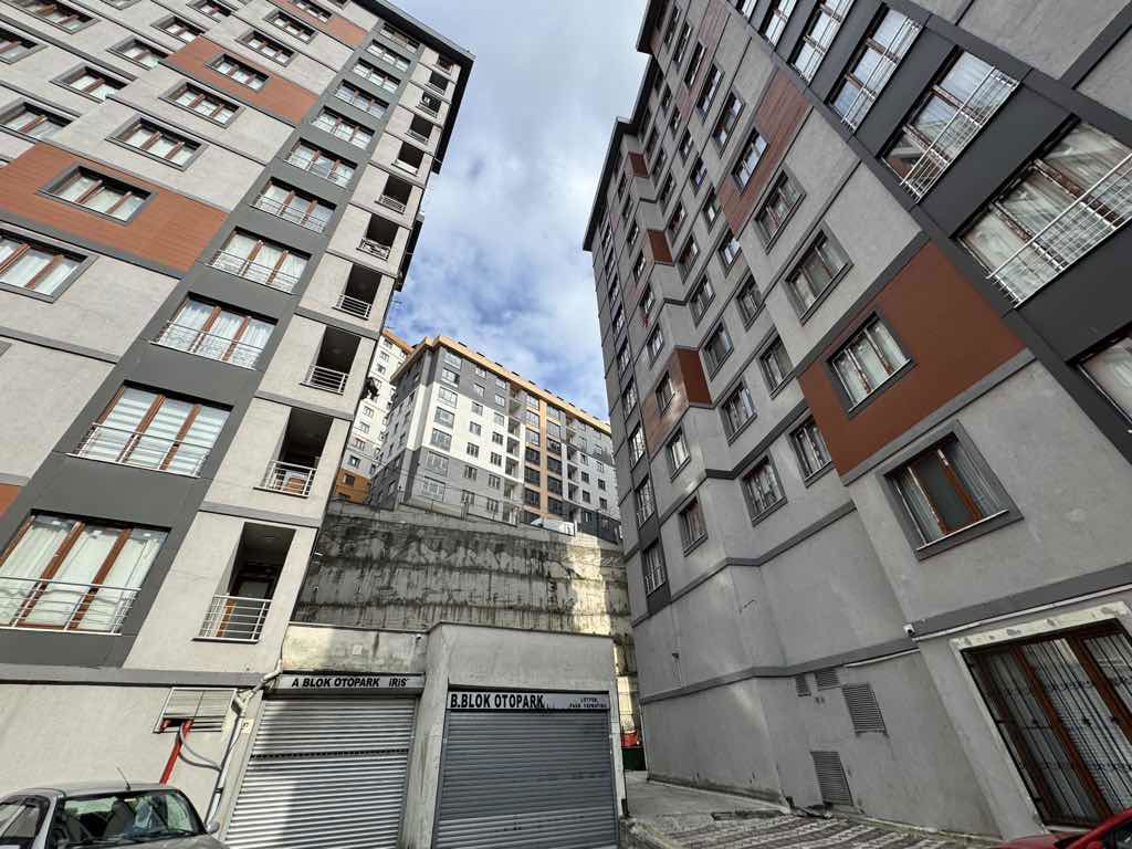 ÇIRÇIR MAH. KARACA PARK EVLERİ’NDE SATILIK 3+1 DAİRE