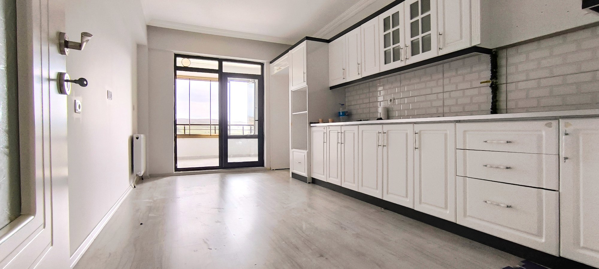REMAX DOĞU'DAN ŞEHİR HASTANESİNE YAKIN 3+1 KİRALIK LÜX DAİRE
