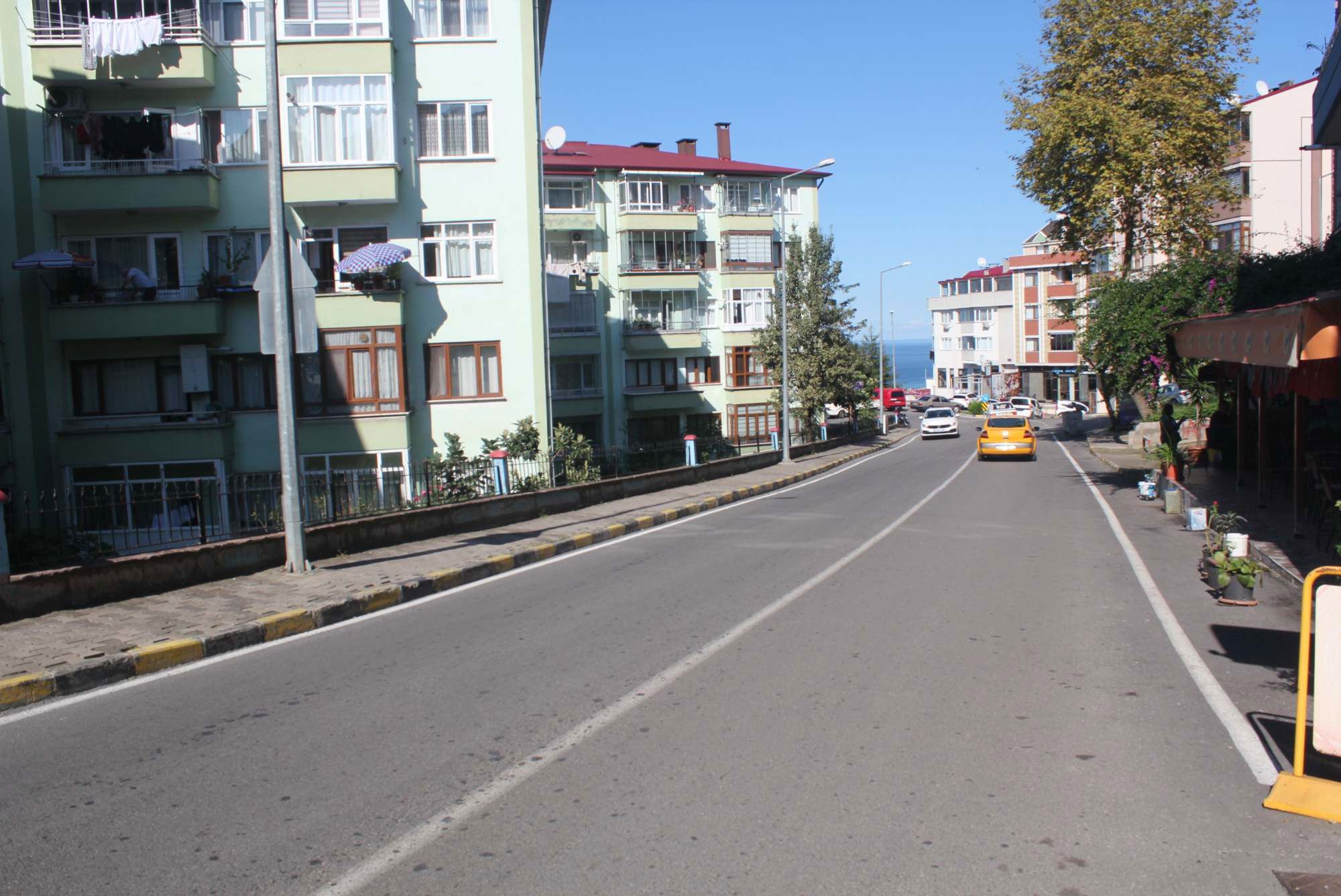 RE/MAX MEYDAN'DAN YEŞILTEPEDE TANJANTA YAKIN BODRUMKAT BALKONSUZ