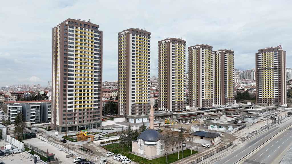 RE/MAX LEVEL’DEN BAYRAKTAR ADRES ANKARA KONUTLARI’NDA SATILIK 4 + 1
