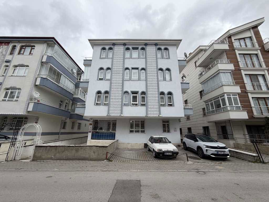 DEMİRLİBAHÇE MAH. SERAP SOKAK TA KİRALIK 2+1 DAIRE