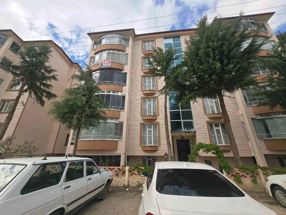 REMAX DOĞU'DAN SÜRSÜRÜ MAH'DE KİRALIK FIRSAT 3+1 DAİRE