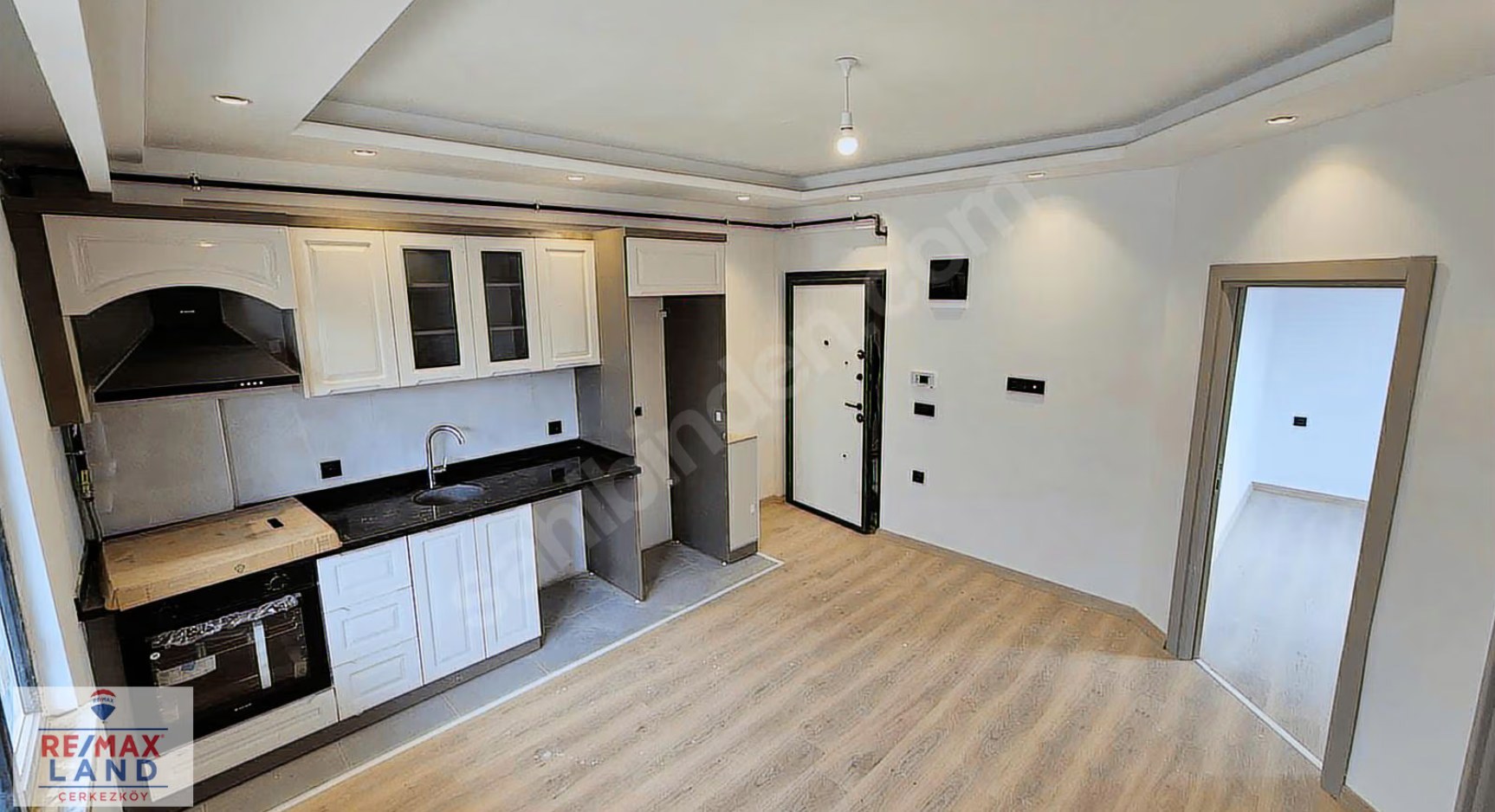 REMAX LAND'DAN ISTASYON MAHALLESI KIRALIK 1+1 SIFIR DAİRE