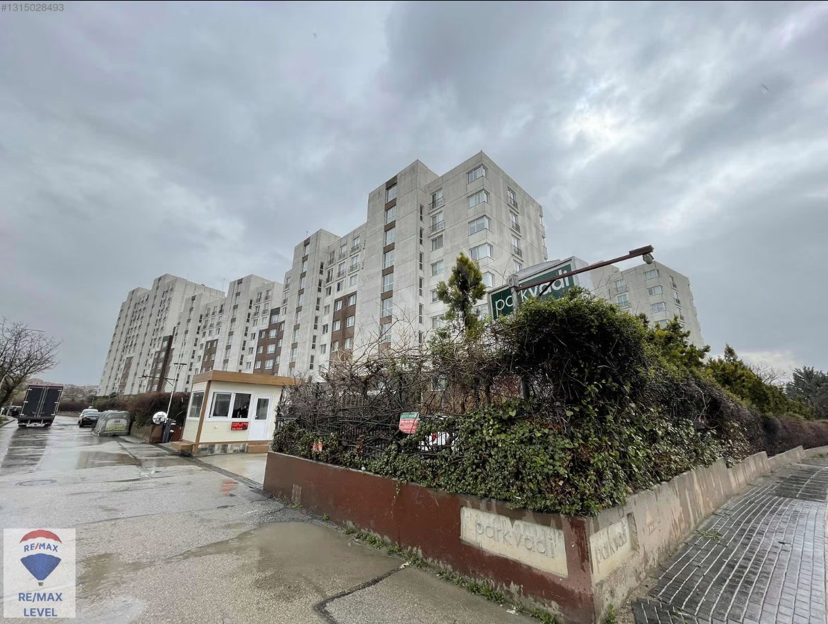 VELÜX AVM'YE YÜRÜME MESAFESİNDE SİTEDE SATILIK 3+1 DAİRE
