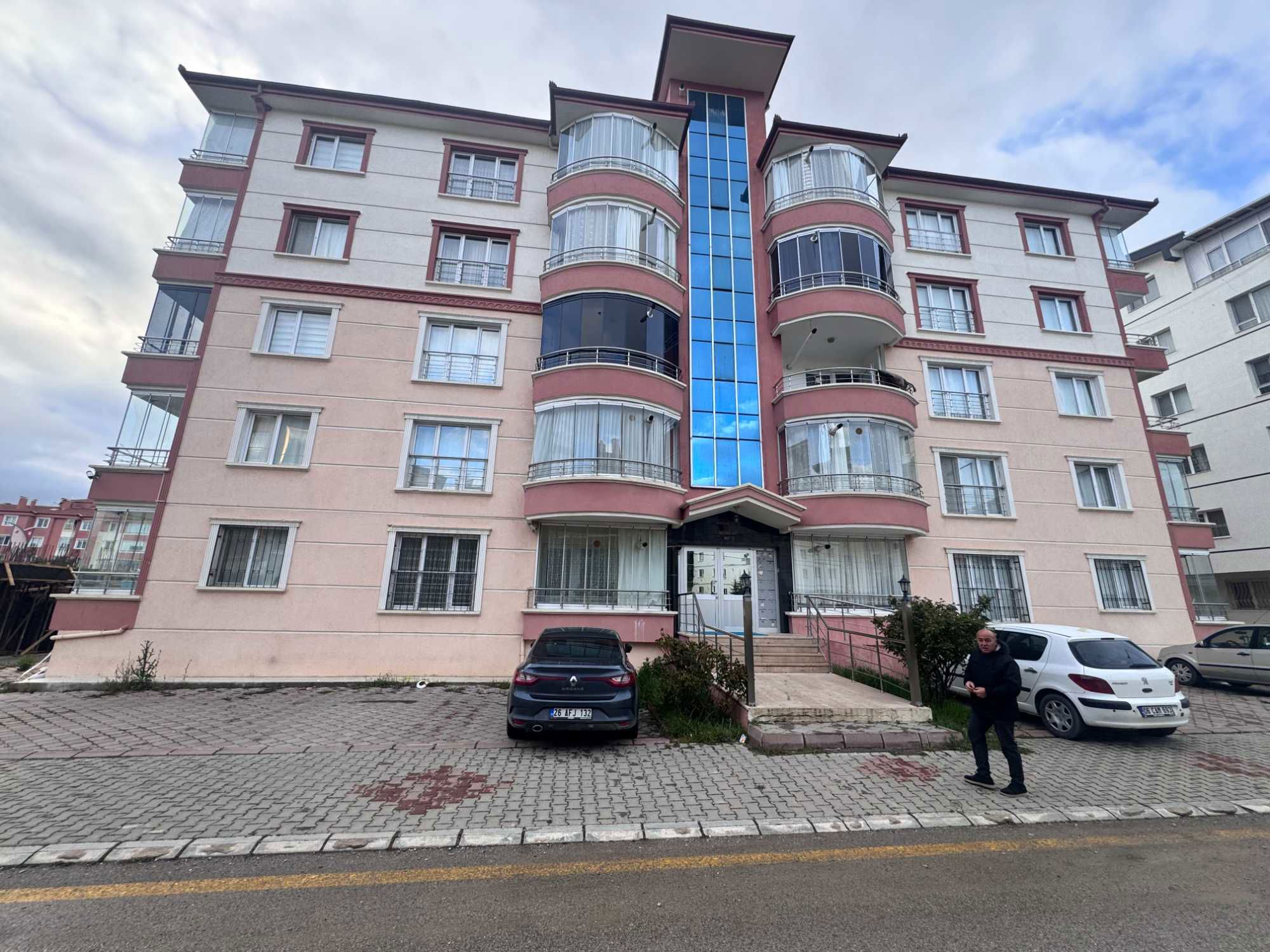 HASANOĞLAN BAHÇELİEVLER'DE  SATILIK 3+1 150M2 DAİRE