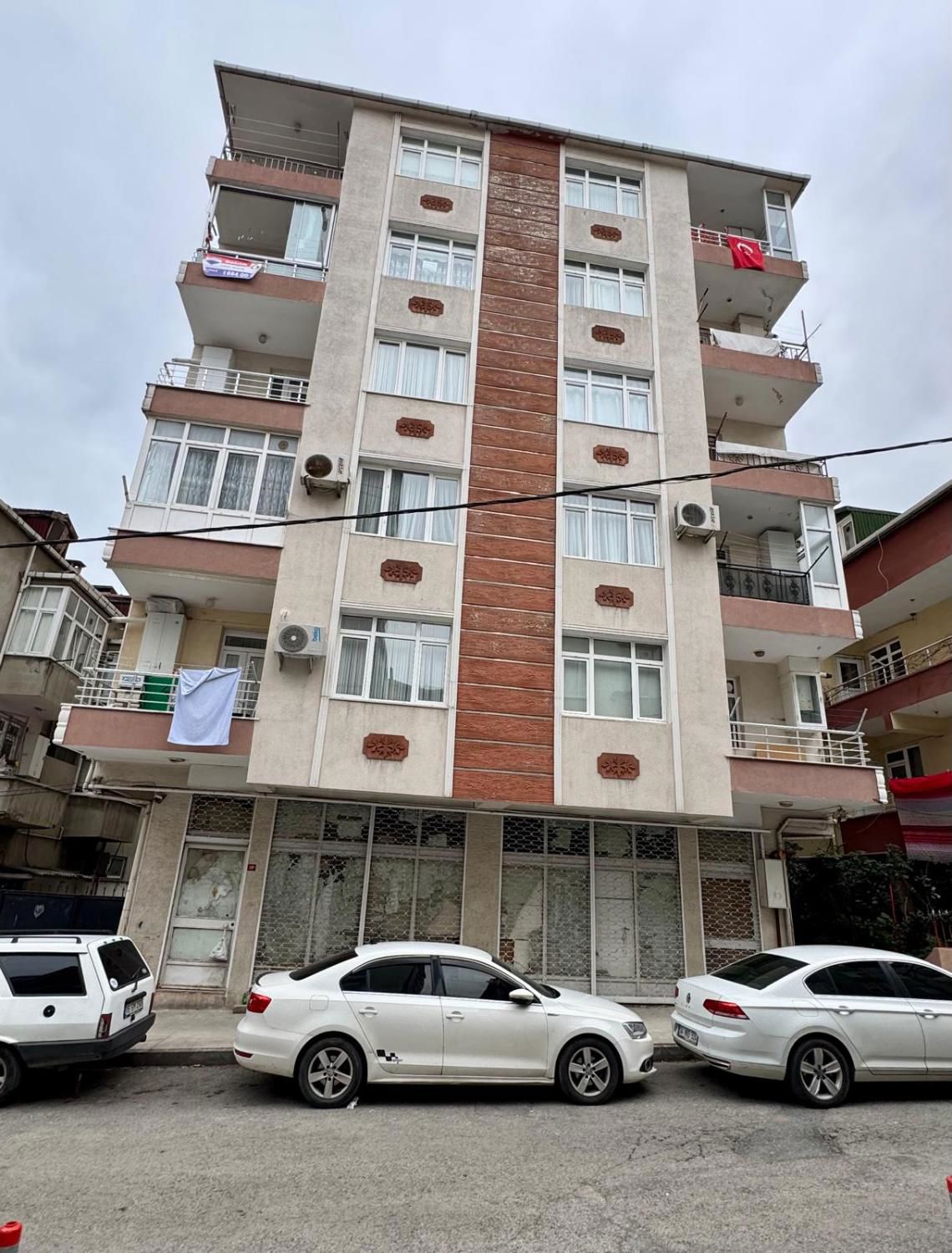 PENDIK ÇAMŞEŞMEDE 2+1 SATILIK DAIRE
