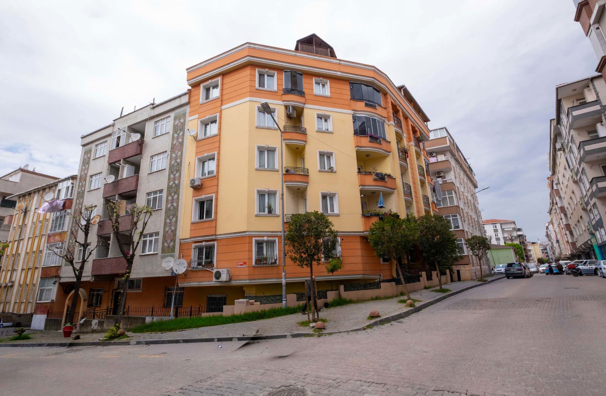 BAHÇELİEVLER SOĞANLI’DA  TERASLI 4+1 DUBLEKS DAİRE | 140 M² NET + 35  M² GENIŞ YAŞAM ALANLARI