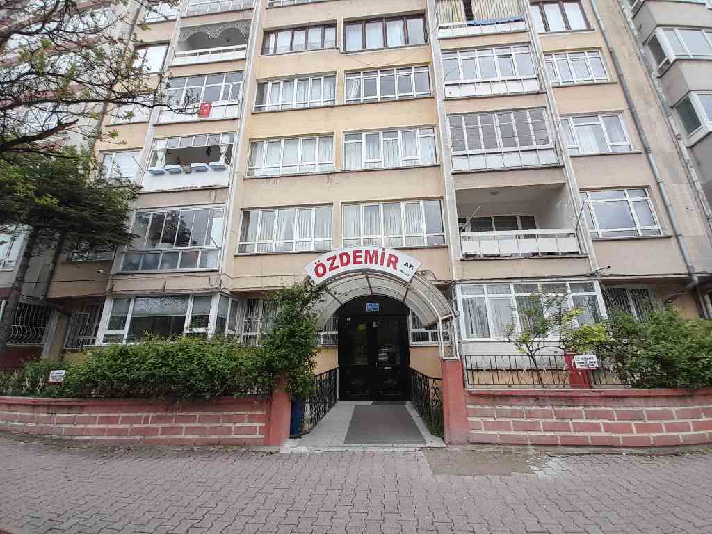BOZANTI CADDESİNDE KİRALIK 3+1 DAİRE